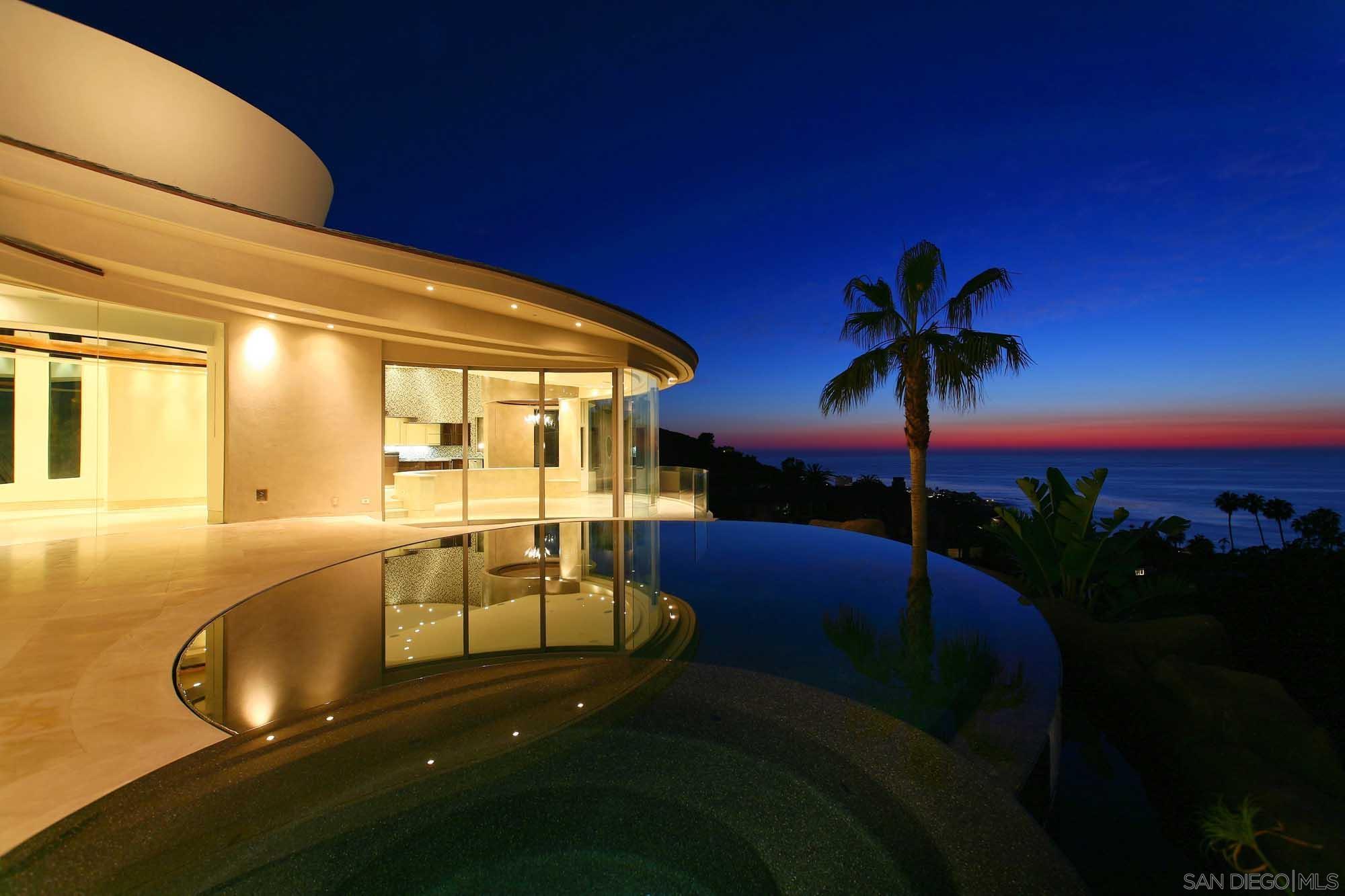 Detail Gallery Image 44 of 45 For 7455  Hillside Dr, La Jolla,  CA 92037 - 6 Beds | 6/1 Baths