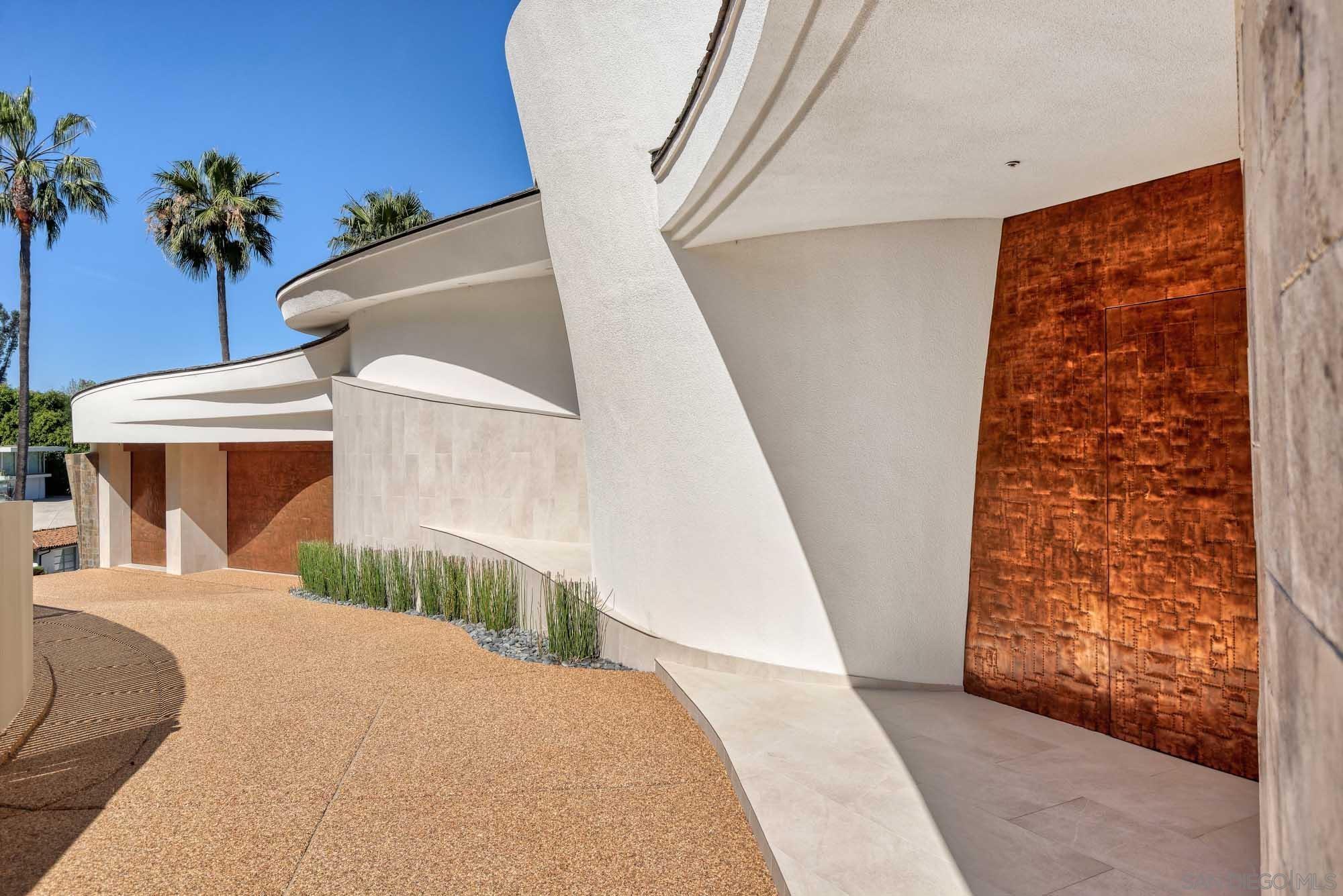 Detail Gallery Image 7 of 45 For 7455  Hillside Dr, La Jolla,  CA 92037 - 6 Beds | 6/1 Baths