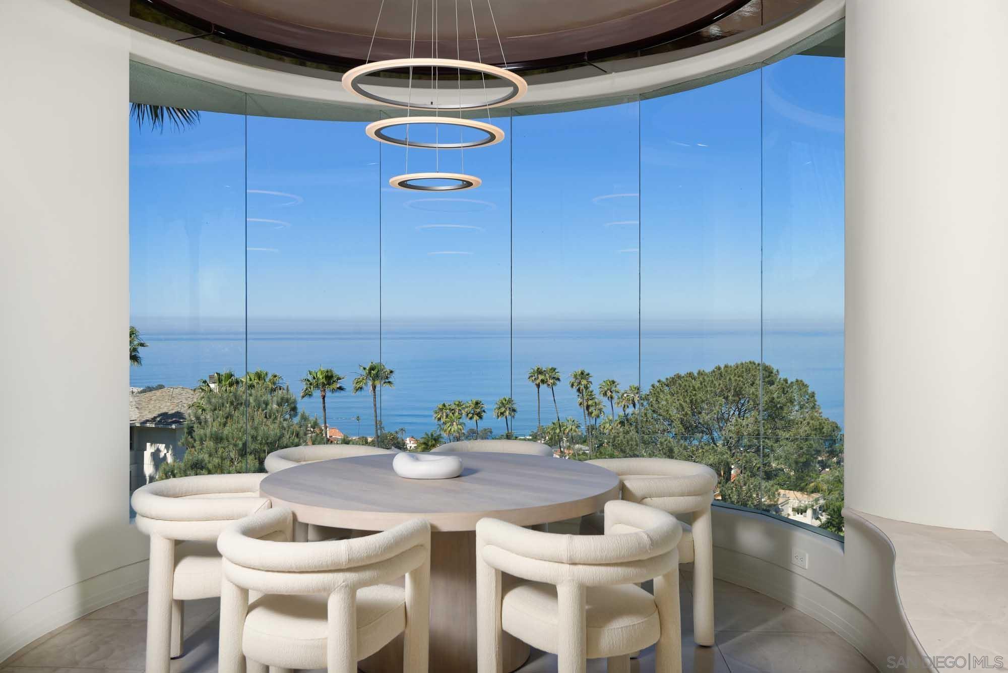 Detail Gallery Image 10 of 45 For 7455  Hillside Dr, La Jolla,  CA 92037 - 6 Beds | 6/1 Baths