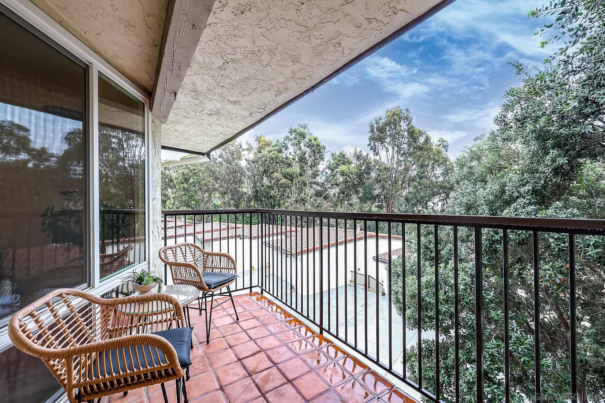 Detail Gallery Image 12 of 33 For 2406  Altisma Way  a,  Carlsbad,  CA 92009 - 2 Beds | 2 Baths