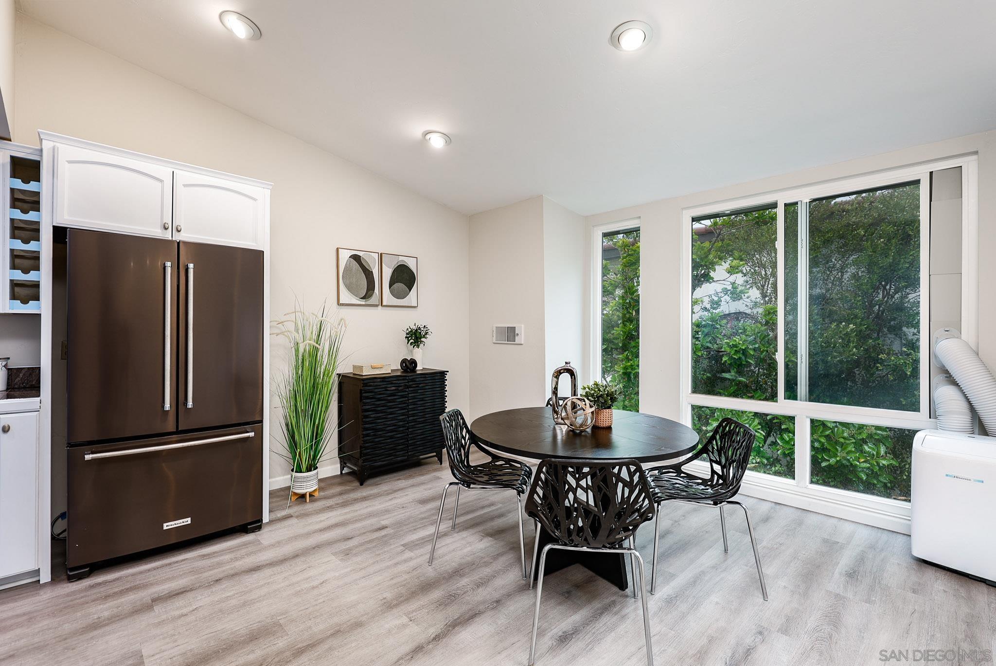 Detail Gallery Image 3 of 33 For 2406  Altisma Way  a,  Carlsbad,  CA 92009 - 2 Beds | 2 Baths