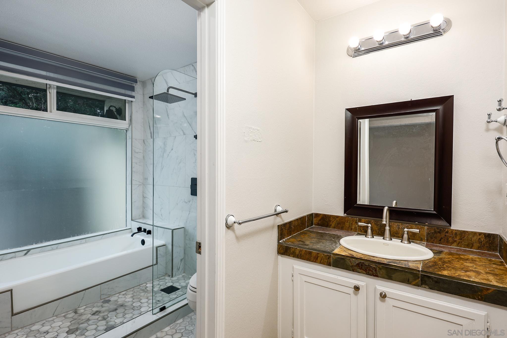 Detail Gallery Image 24 of 33 For 2406  Altisma Way  a,  Carlsbad,  CA 92009 - 2 Beds | 2 Baths