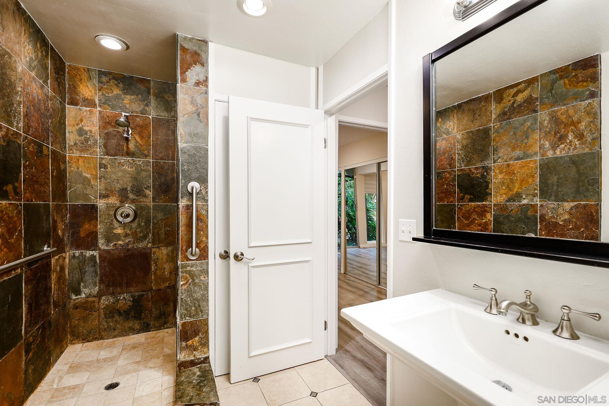 Detail Gallery Image 26 of 33 For 2406  Altisma Way  a,  Carlsbad,  CA 92009 - 2 Beds | 2 Baths