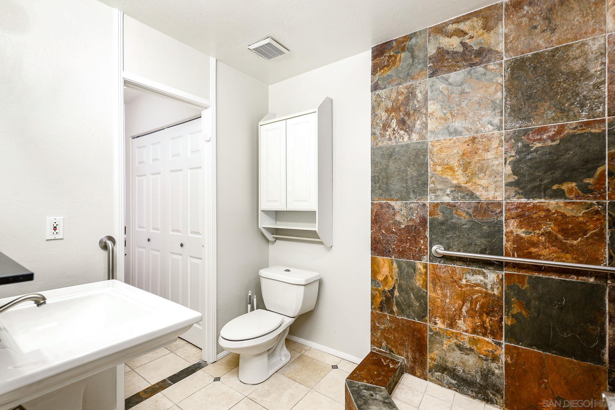 Detail Gallery Image 27 of 33 For 2406  Altisma Way  a,  Carlsbad,  CA 92009 - 2 Beds | 2 Baths