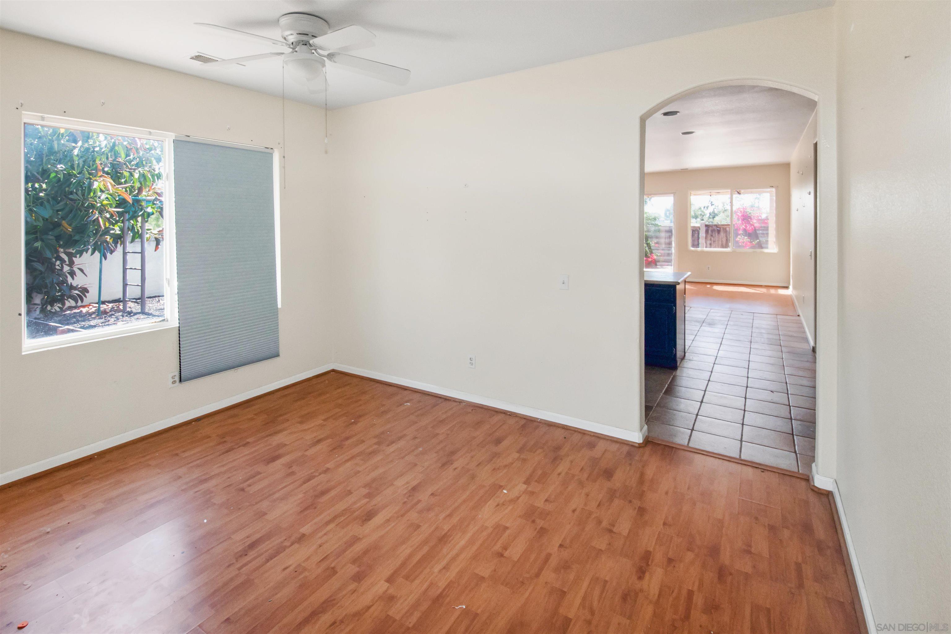 Detail Gallery Image 2 of 15 For 1464  Owen Drive, Chula Vista,  CA 91911 - 4 Beds | 2/1 Baths