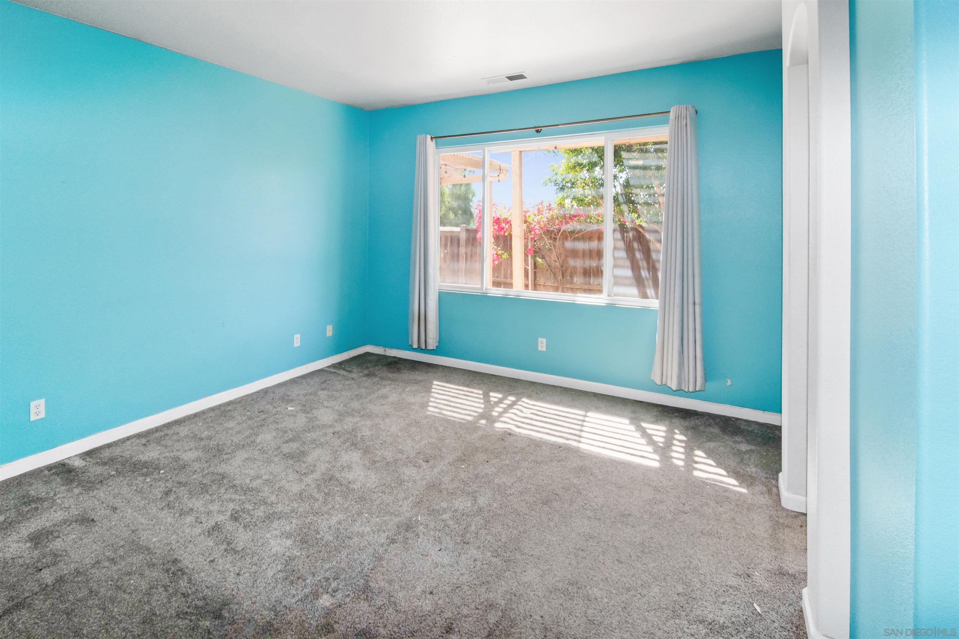 Detail Gallery Image 12 of 15 For 1464  Owen Drive, Chula Vista,  CA 91911 - 4 Beds | 2/1 Baths