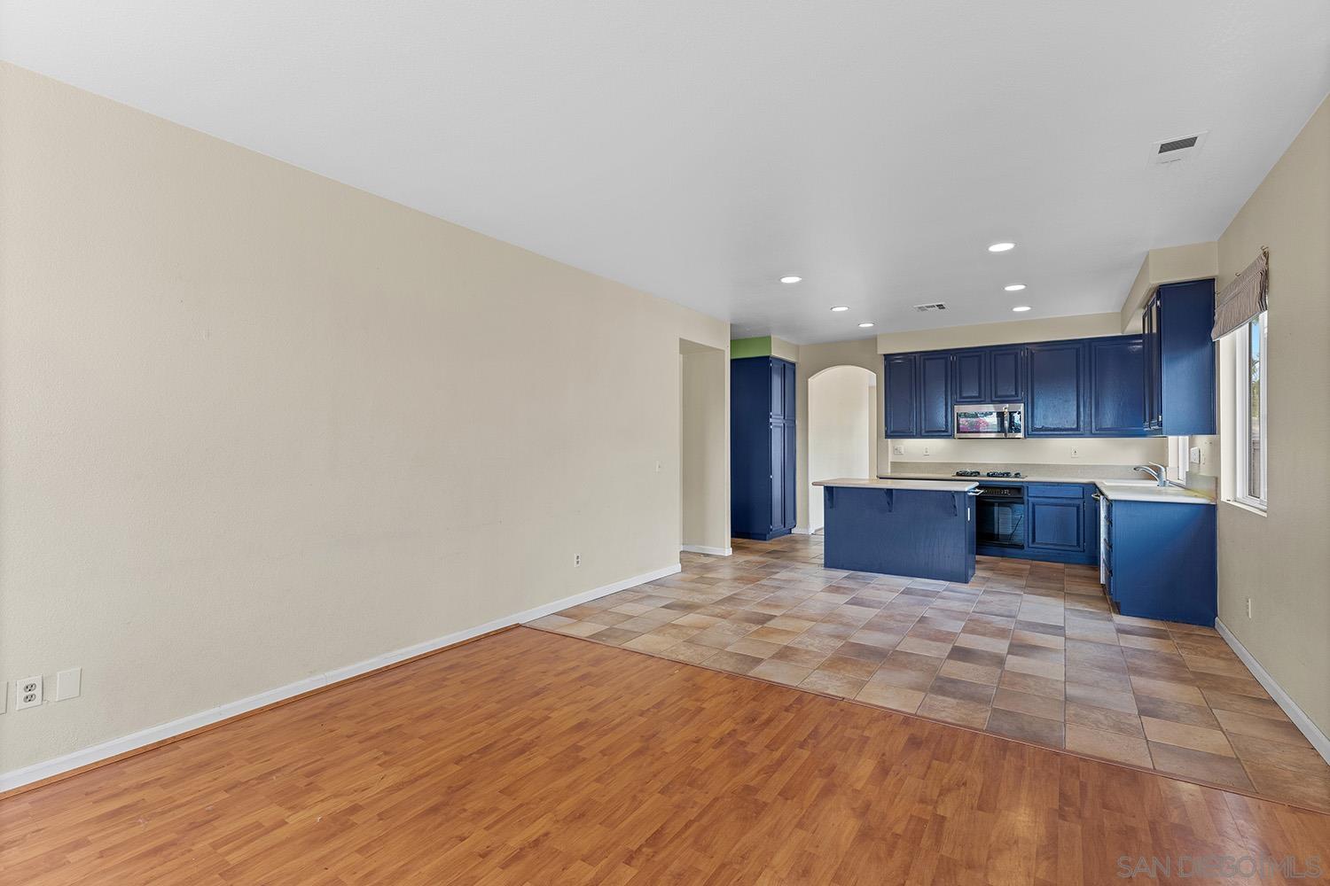 Detail Gallery Image 13 of 39 For 1464  Owen Dr, Chula Vista,  CA 91911 - 4 Beds | 2/1 Baths