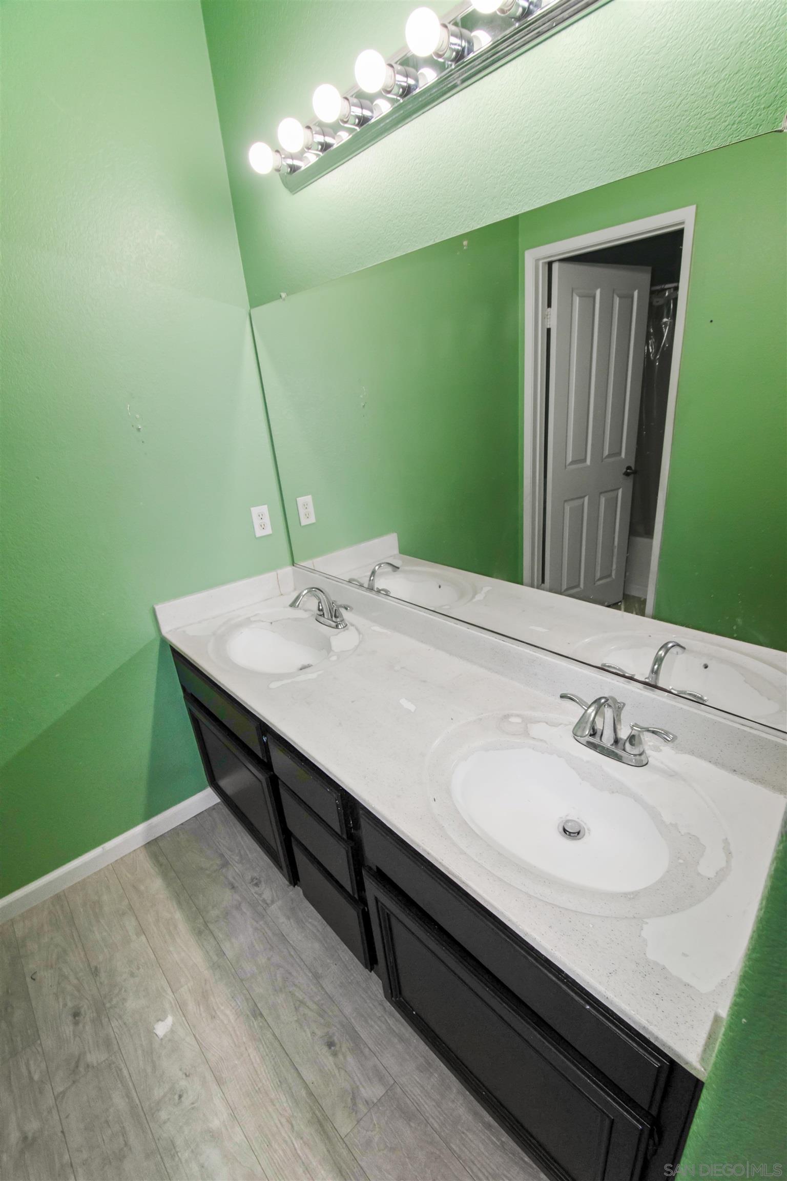 Detail Gallery Image 13 of 15 For 1464  Owen Drive, Chula Vista,  CA 91911 - 4 Beds | 2/1 Baths