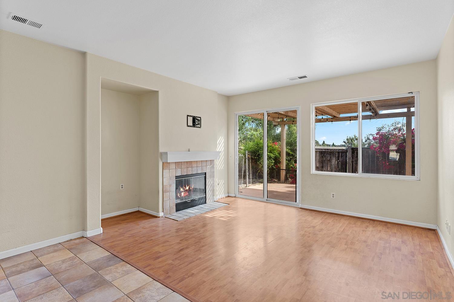 Detail Gallery Image 14 of 39 For 1464  Owen Dr, Chula Vista,  CA 91911 - 4 Beds | 2/1 Baths