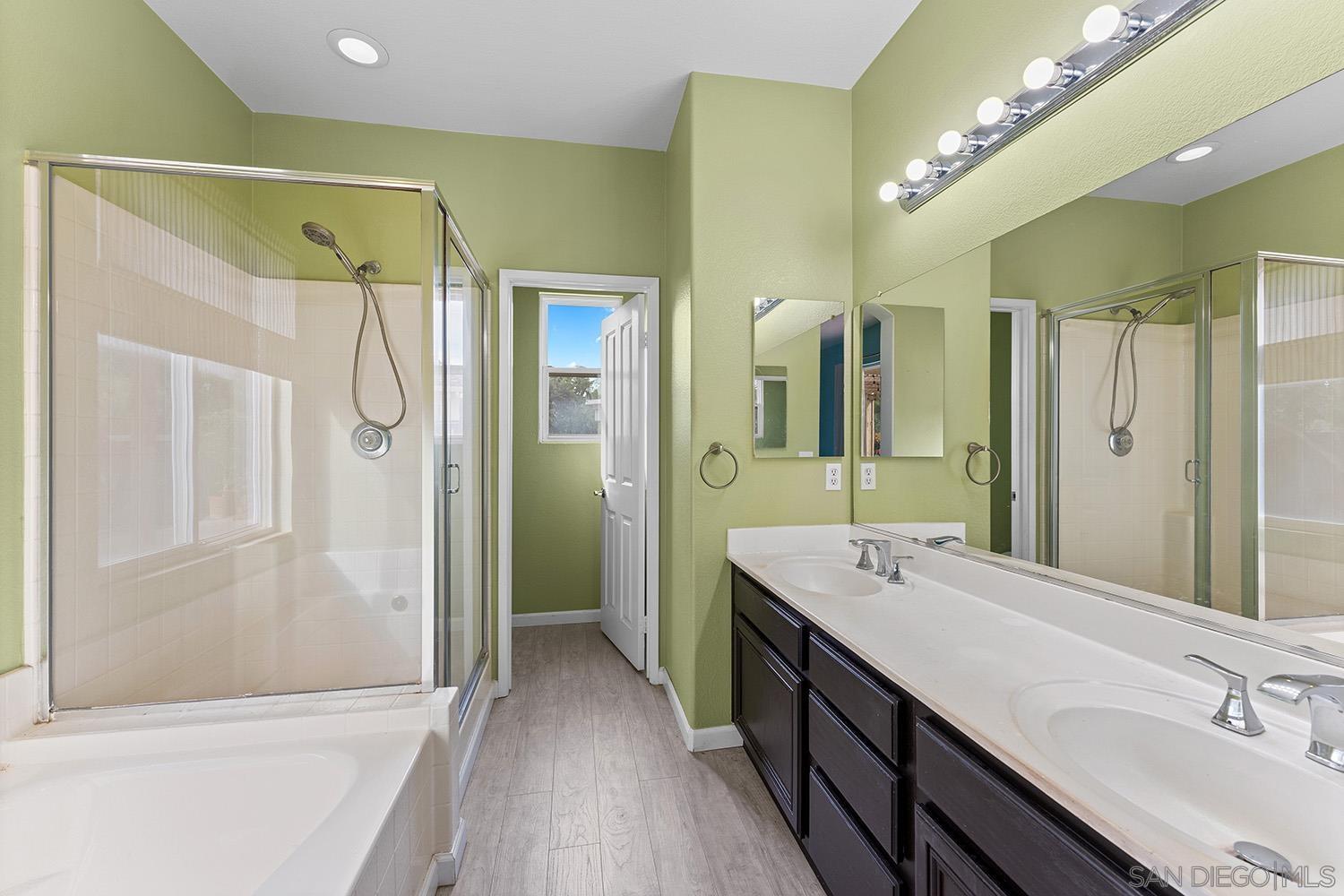 Detail Gallery Image 18 of 39 For 1464  Owen Dr, Chula Vista,  CA 91911 - 4 Beds | 2/1 Baths