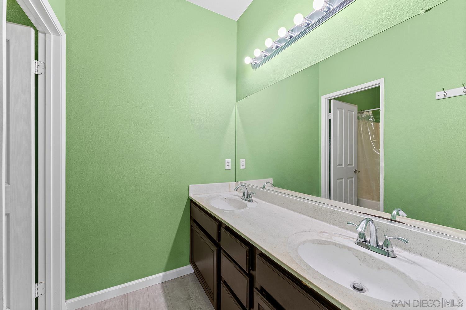 Detail Gallery Image 21 of 39 For 1464  Owen Dr, Chula Vista,  CA 91911 - 4 Beds | 2/1 Baths