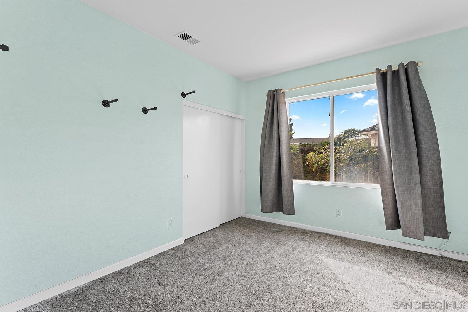 Detail Gallery Image 25 of 39 For 1464  Owen Dr, Chula Vista,  CA 91911 - 4 Beds | 2/1 Baths