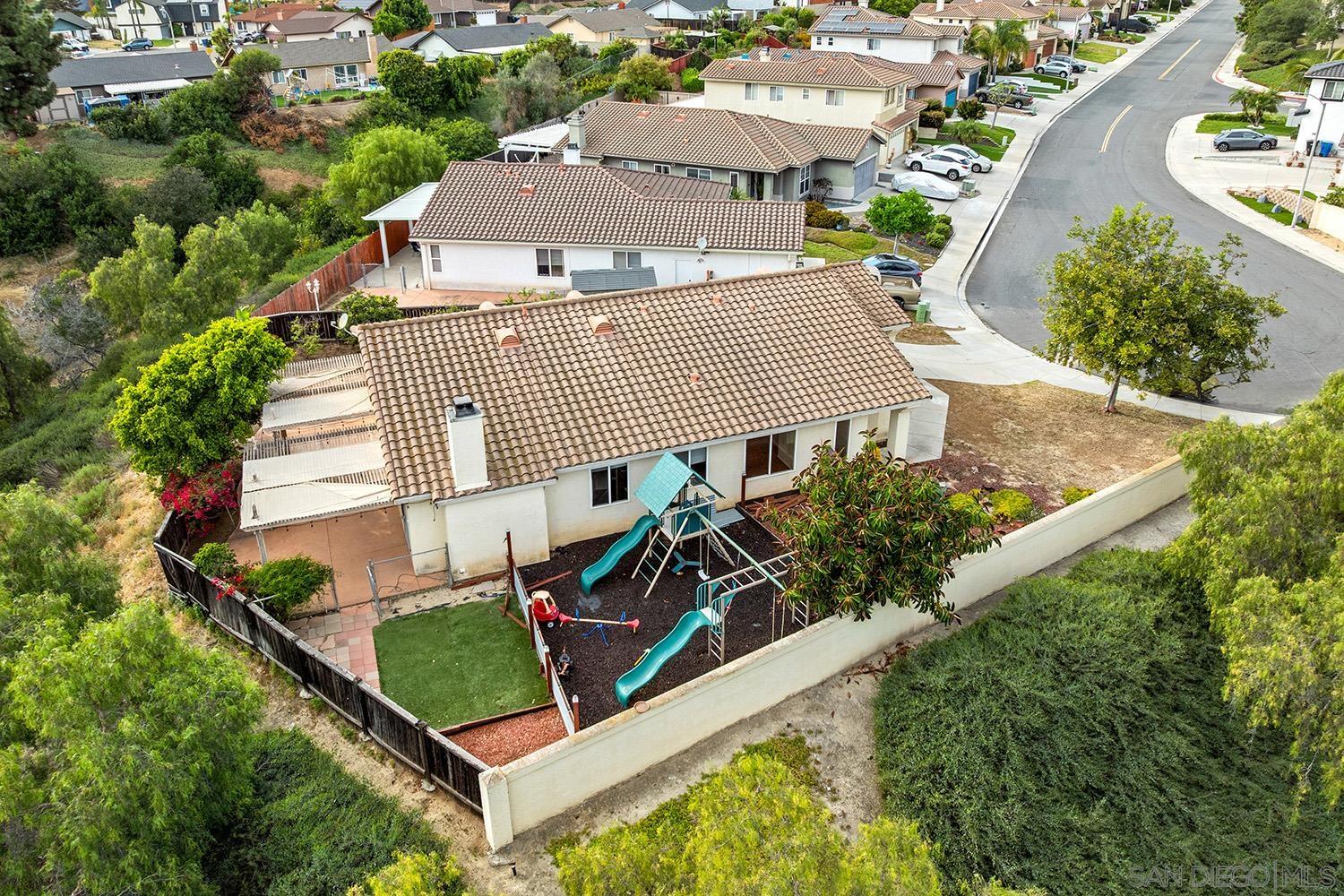 Detail Gallery Image 4 of 39 For 1464  Owen Dr, Chula Vista,  CA 91911 - 4 Beds | 2/1 Baths