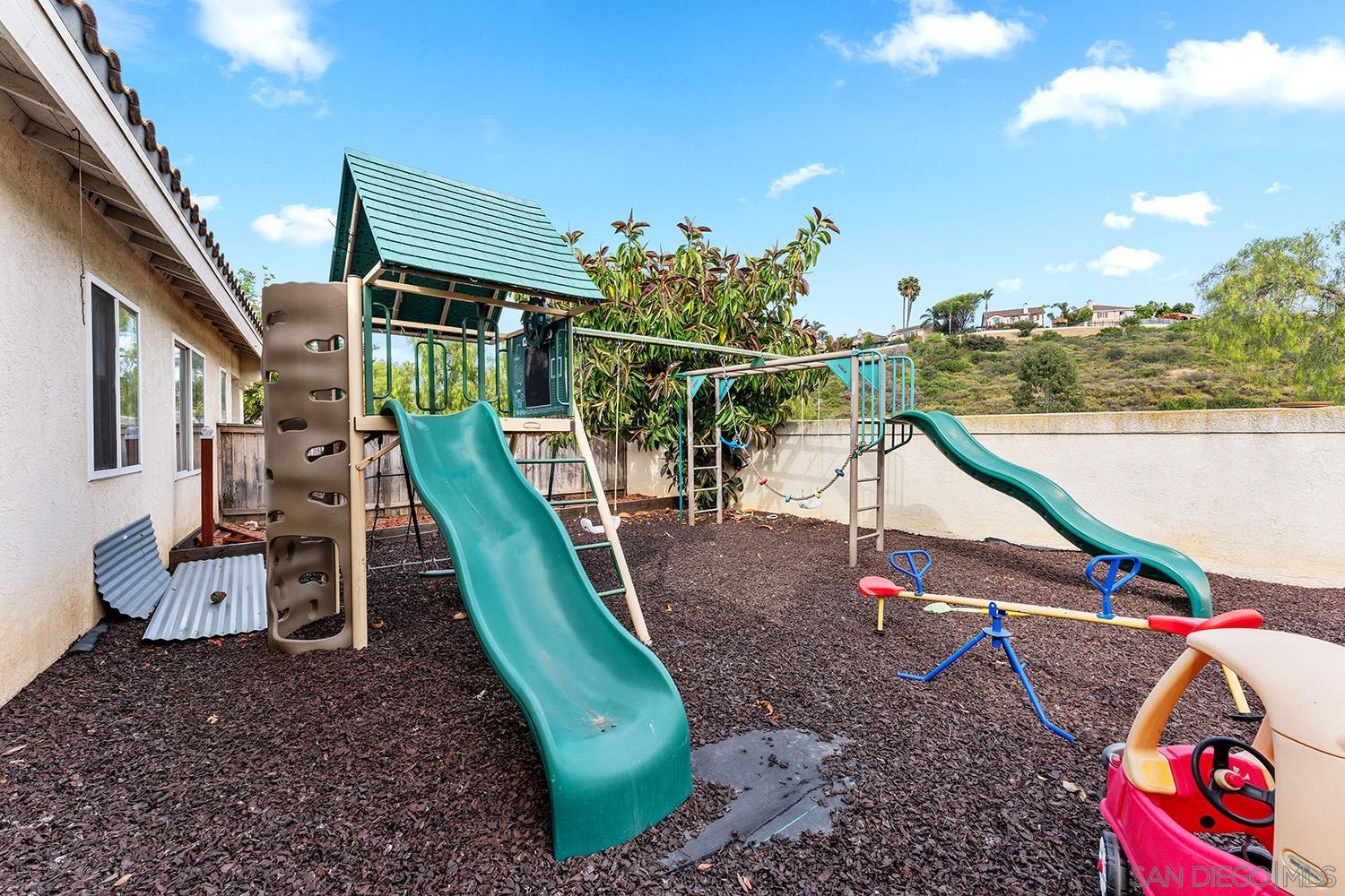 Detail Gallery Image 32 of 39 For 1464  Owen Dr, Chula Vista,  CA 91911 - 4 Beds | 2/1 Baths