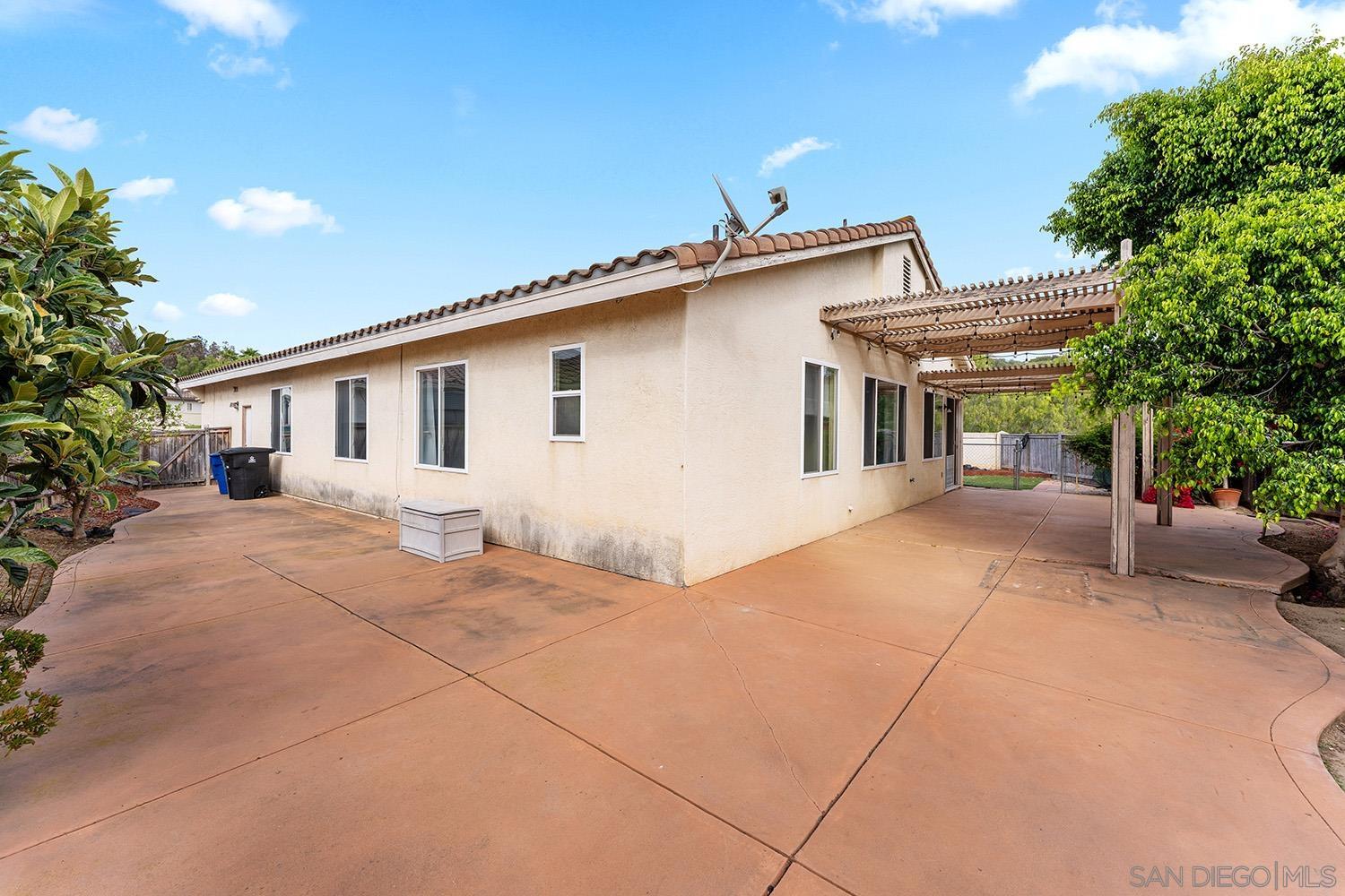 Detail Gallery Image 33 of 39 For 1464  Owen Dr, Chula Vista,  CA 91911 - 4 Beds | 2/1 Baths