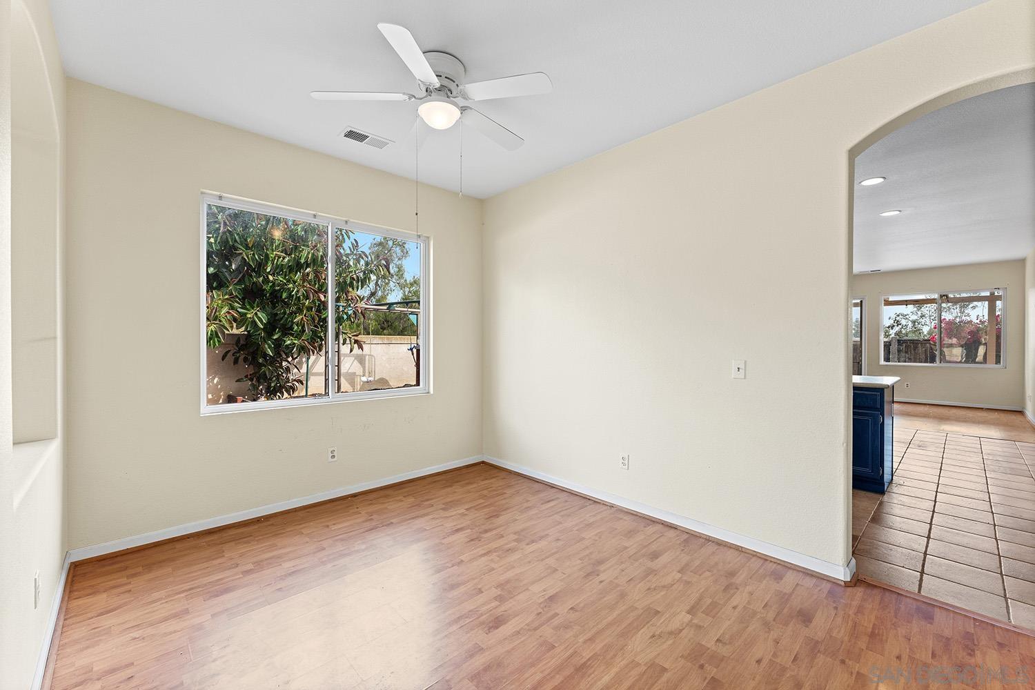 Detail Gallery Image 5 of 39 For 1464  Owen Dr, Chula Vista,  CA 91911 - 4 Beds | 2/1 Baths