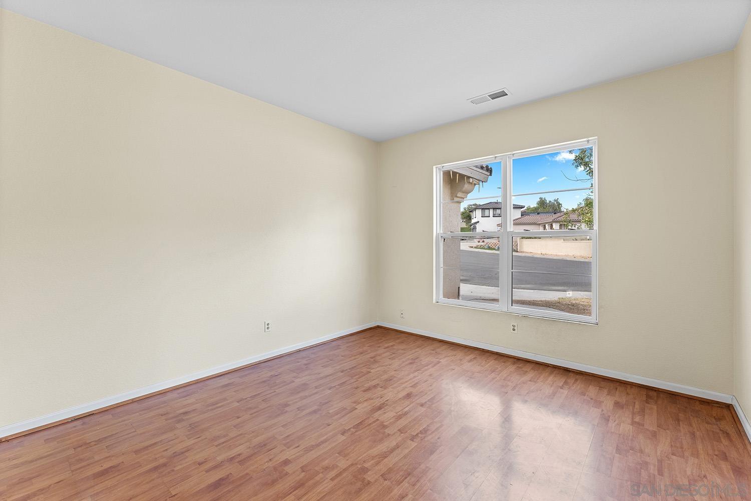 Detail Gallery Image 7 of 39 For 1464  Owen Dr, Chula Vista,  CA 91911 - 4 Beds | 2/1 Baths