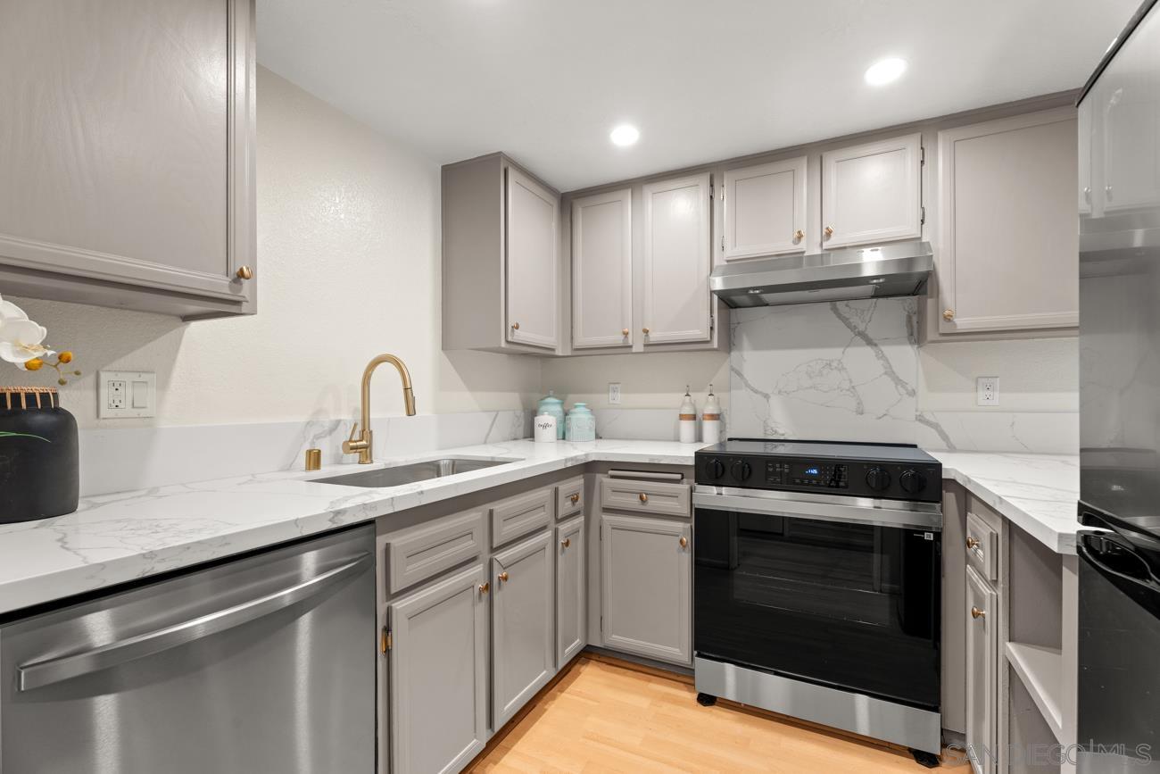 Front Image Thumbnail for SD260007607