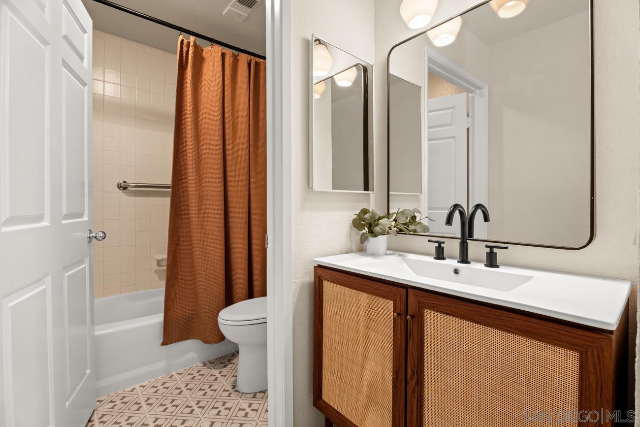Detail Gallery Image 13 of 27 For 1650  8th  #102,  San Diego,  CA 92101 - 1 Beds | 1/1 Baths