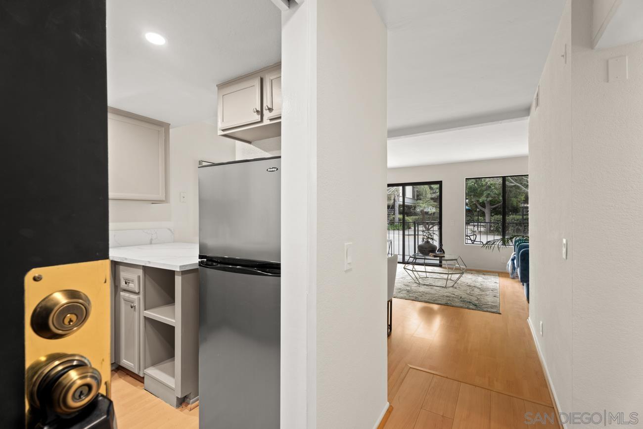 Detail Gallery Image 3 of 27 For 1650  8th  #102,  San Diego,  CA 92101 - 1 Beds | 1/1 Baths