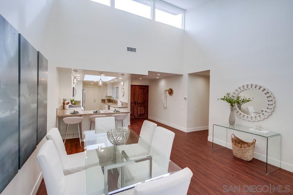 Detail Gallery Image 11 of 34 For 2152  Caminito Circulo Sur, La Jolla,  CA 92037 - 3 Beds | 2 Baths