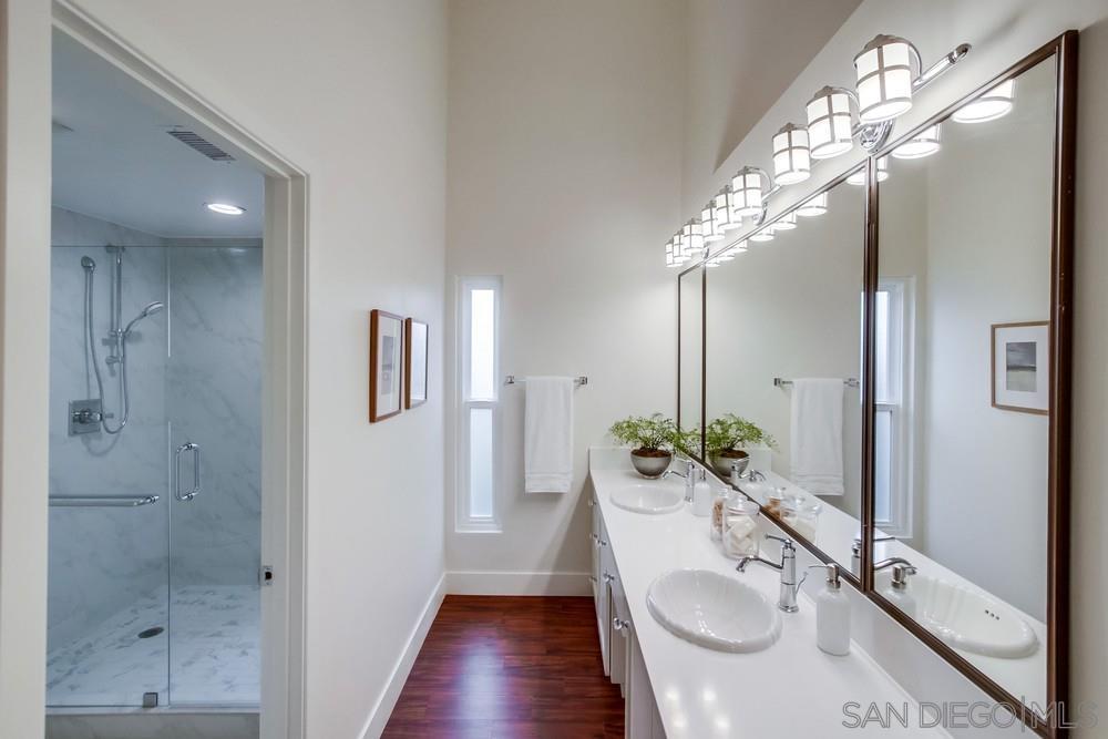 Detail Gallery Image 21 of 34 For 2152  Caminito Circulo Sur, La Jolla,  CA 92037 - 3 Beds | 2 Baths
