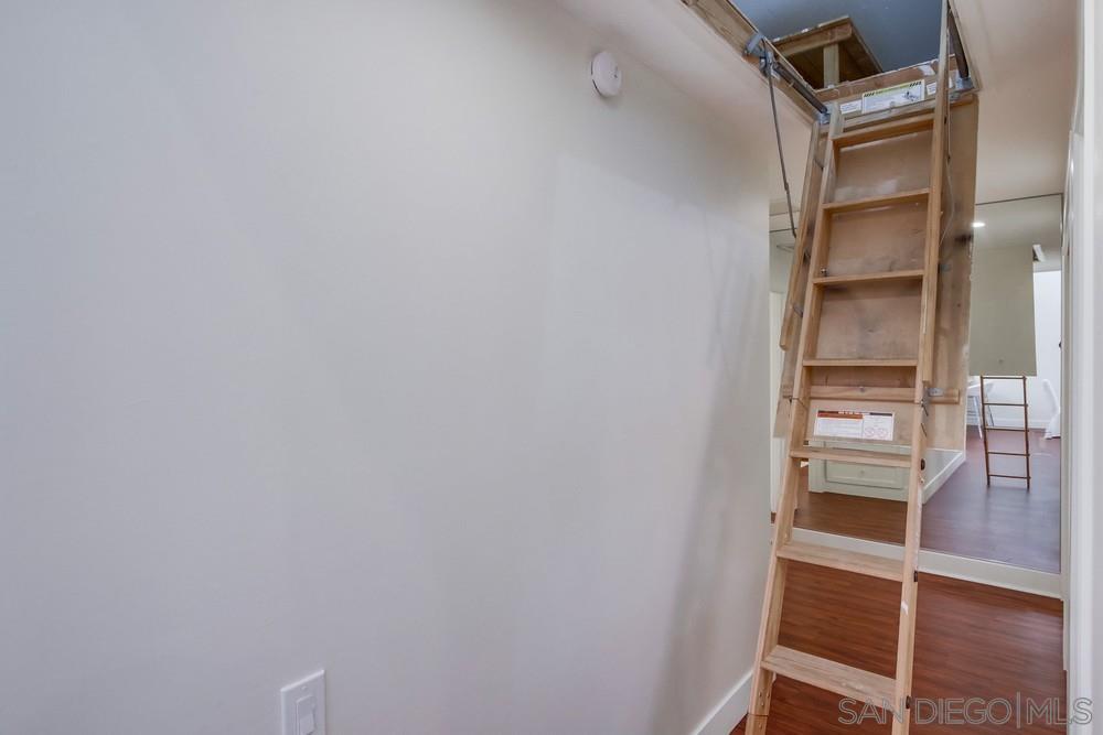 Detail Gallery Image 25 of 34 For 2152  Caminito Circulo Sur, La Jolla,  CA 92037 - 3 Beds | 2 Baths