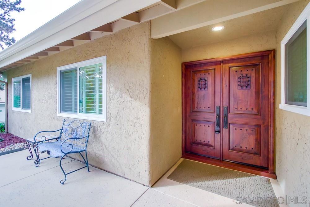 Detail Gallery Image 4 of 34 For 2152  Caminito Circulo Sur, La Jolla,  CA 92037 - 3 Beds | 2 Baths