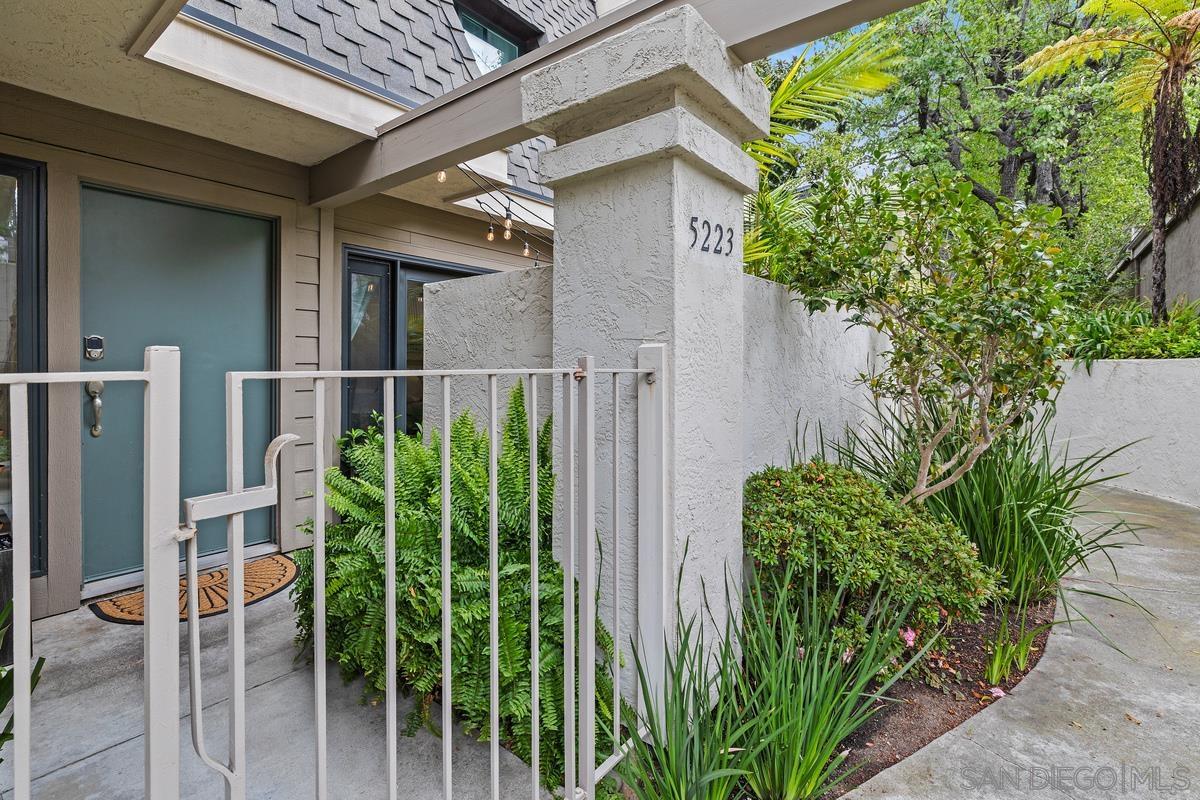 Detail Gallery Image 2 of 32 For 5223  Caminito Jubilo, San Diego,  CA 92108 - 2 Beds | 2/1 Baths