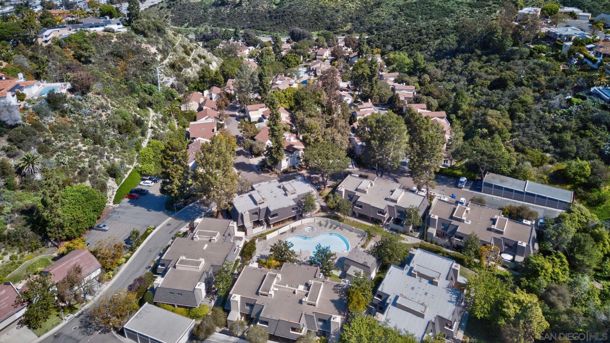 Detail Gallery Image 23 of 29 For 5223  Caminito Jubilo, San Diego,  CA 92108 - 2 Beds | 2/1 Baths