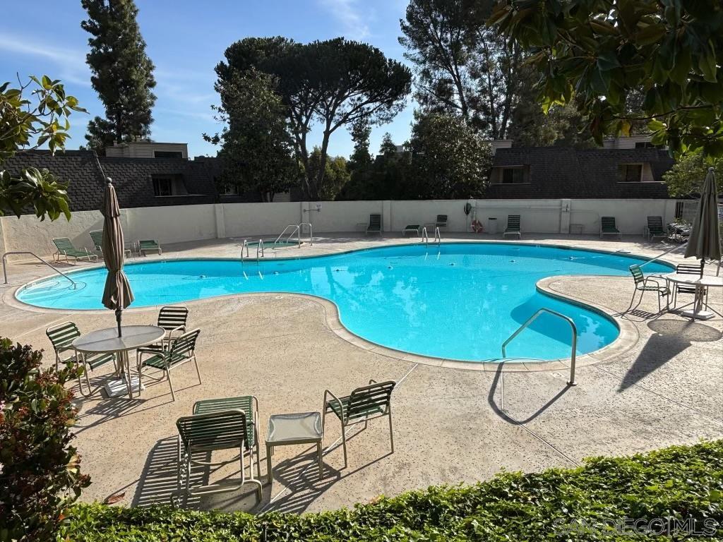 Detail Gallery Image 25 of 29 For 5223  Caminito Jubilo, San Diego,  CA 92108 - 2 Beds | 2/1 Baths