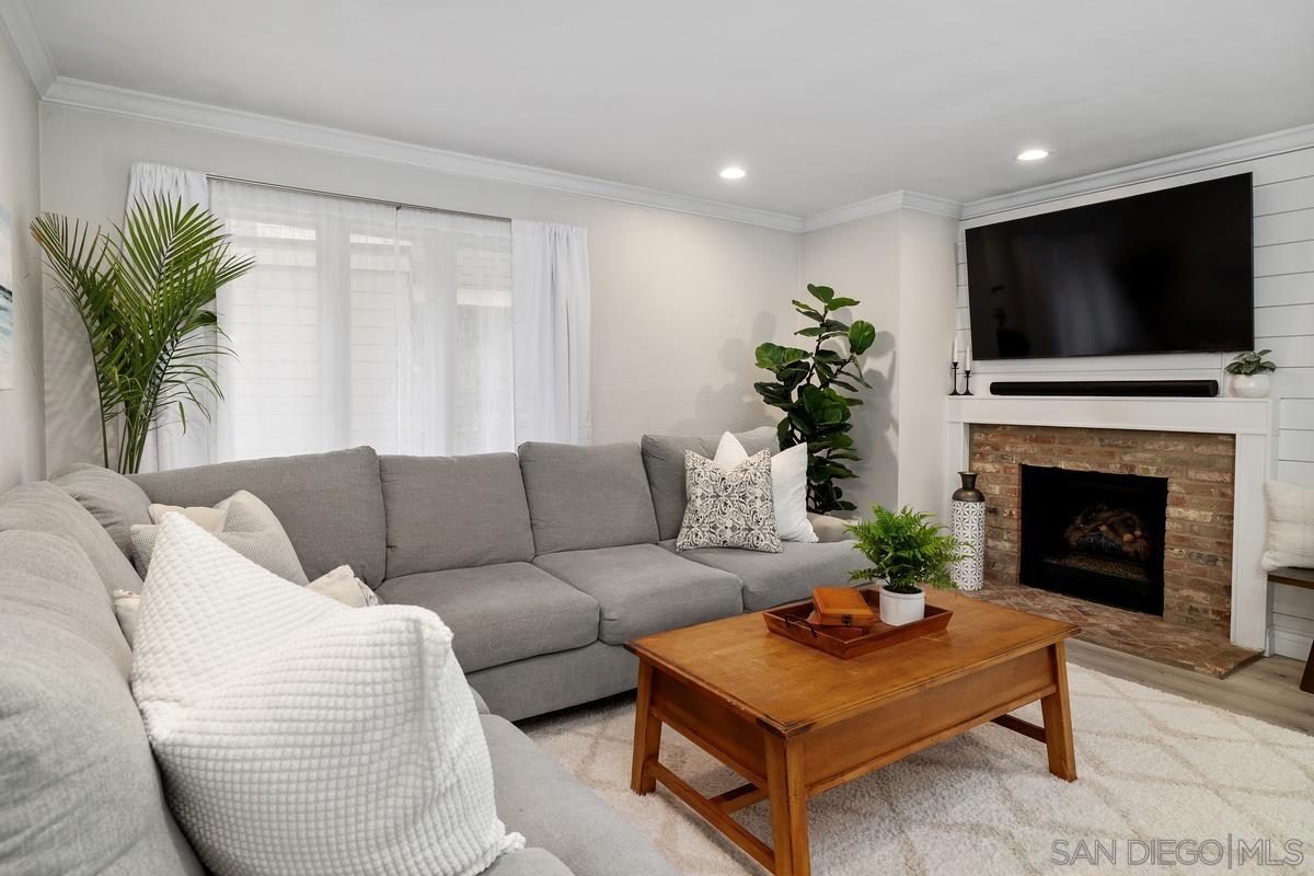 Detail Gallery Image 6 of 32 For 5223  Caminito Jubilo, San Diego,  CA 92108 - 2 Beds | 2/1 Baths