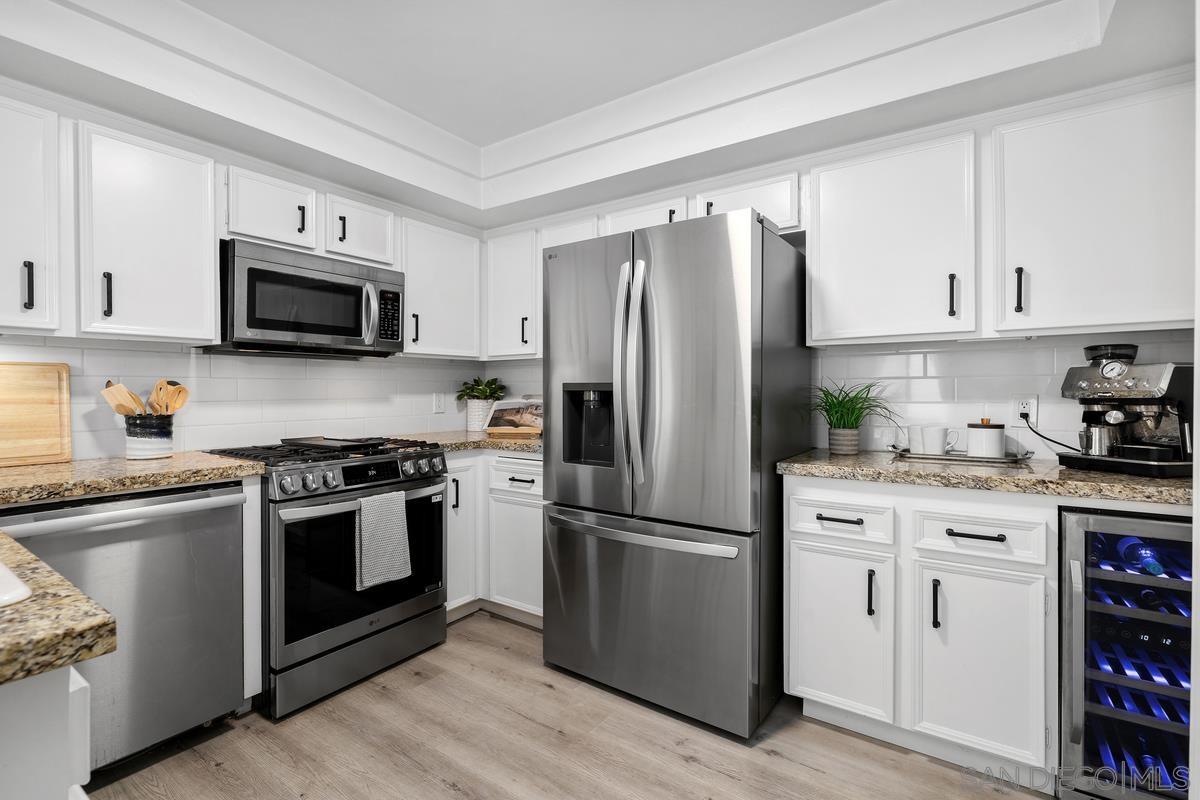 Detail Gallery Image 10 of 32 For 5223  Caminito Jubilo, San Diego,  CA 92108 - 2 Beds | 2/1 Baths