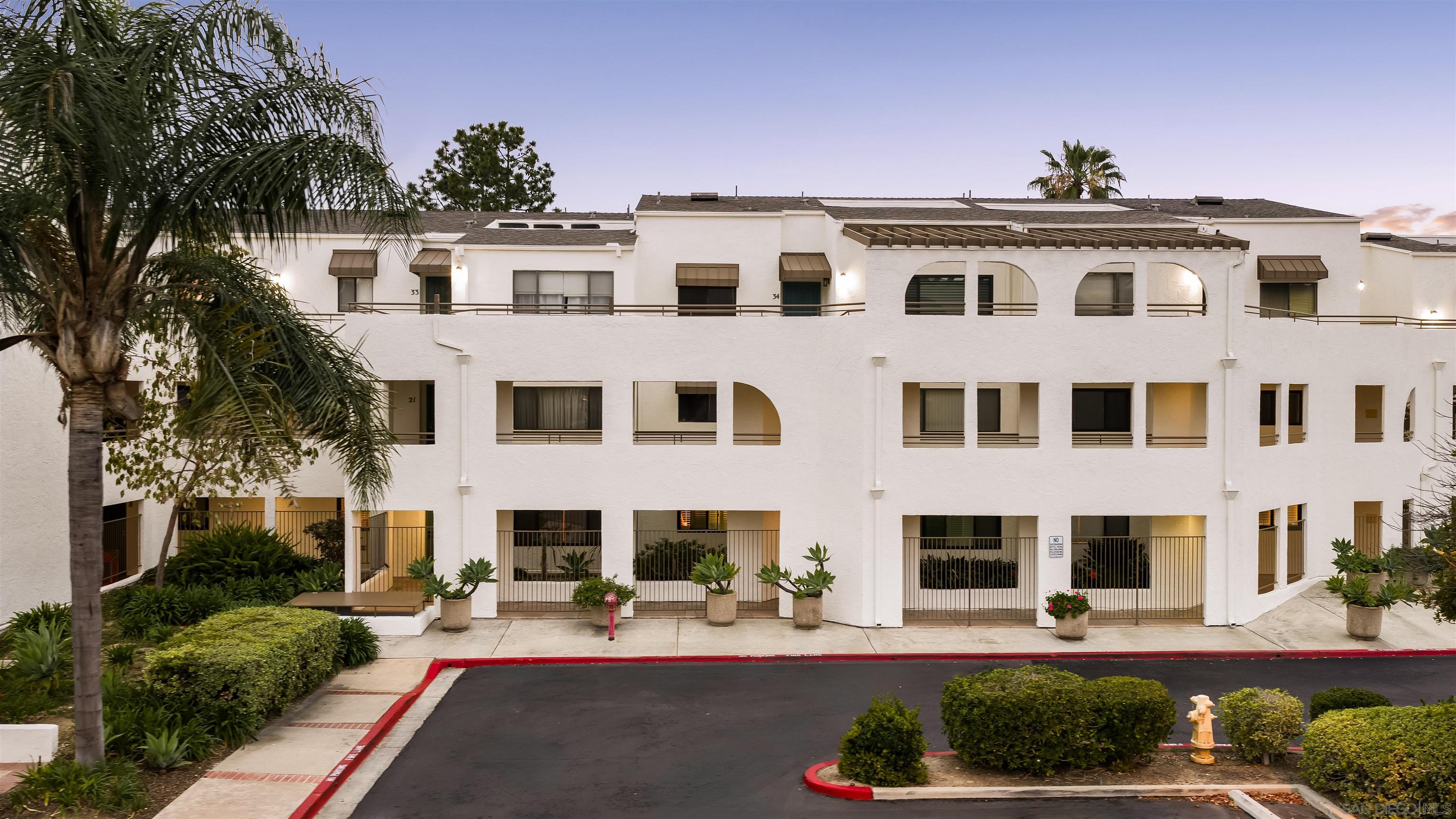 Detail Gallery Image 2 of 46 For 6960  Hyde Park Dr  #12,  San Diego,  CA 92119 - 3 Beds | 2 Baths