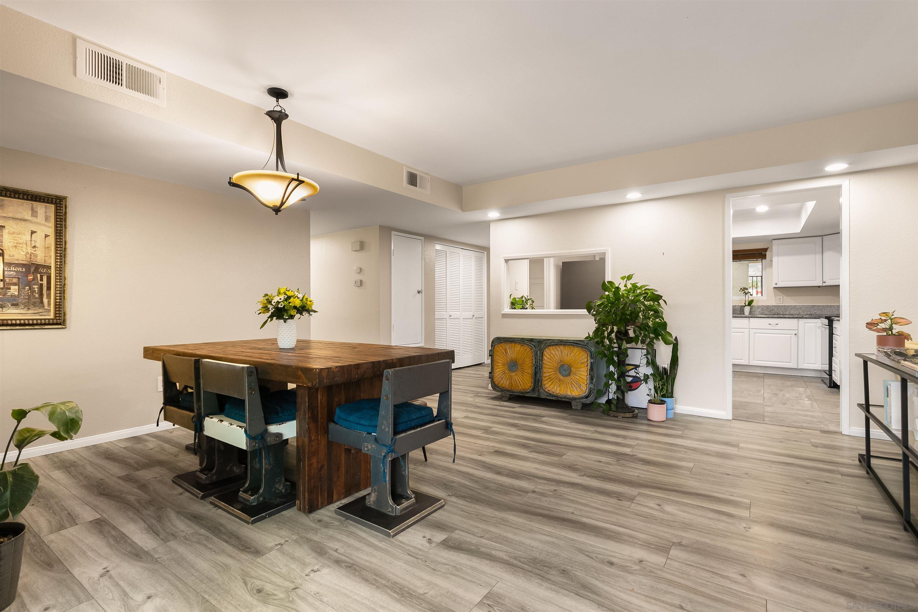 Detail Gallery Image 8 of 46 For 6960  Hyde Park Dr  #12,  San Diego,  CA 92119 - 3 Beds | 2 Baths