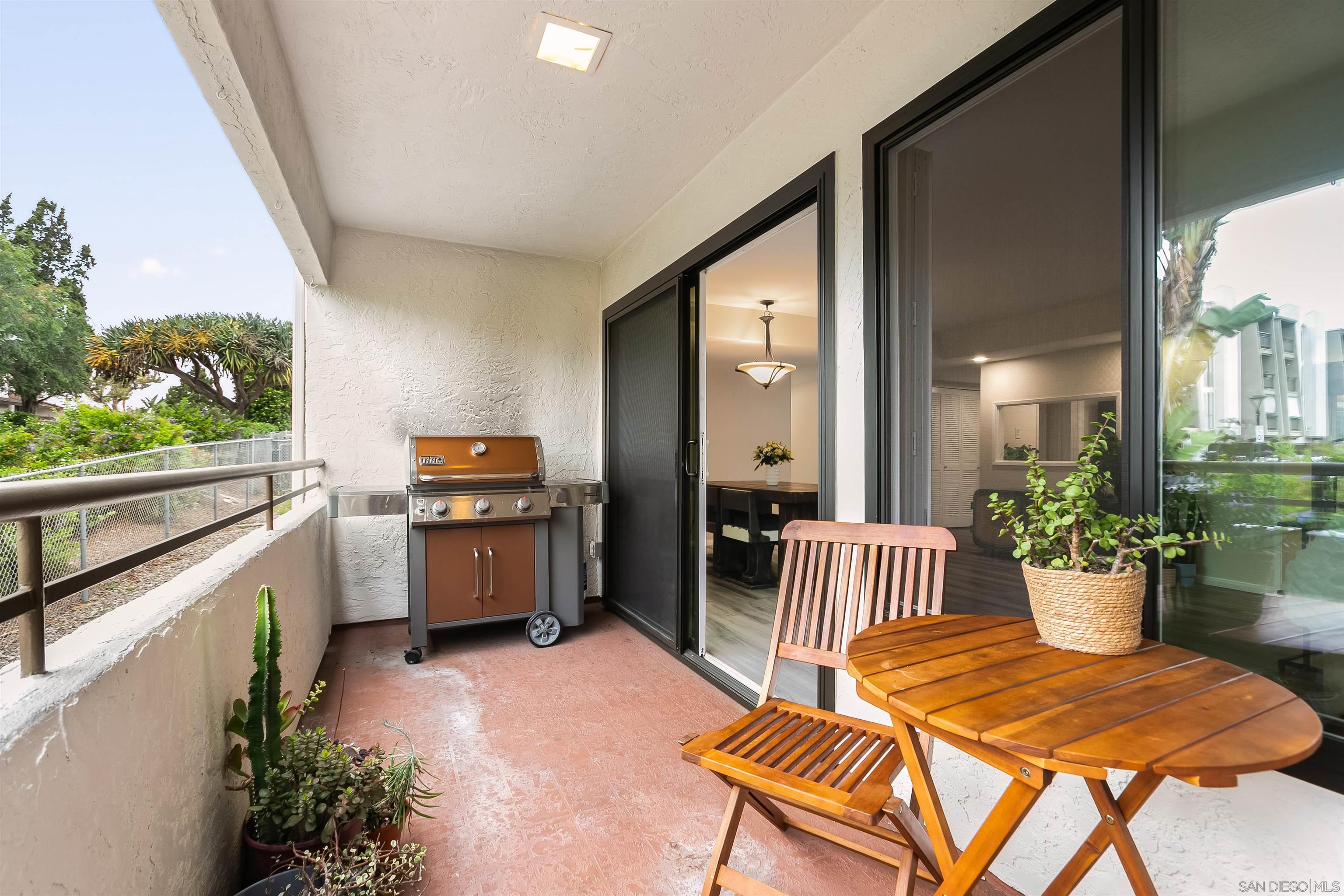 Detail Gallery Image 10 of 46 For 6960  Hyde Park Dr  #12,  San Diego,  CA 92119 - 3 Beds | 2 Baths