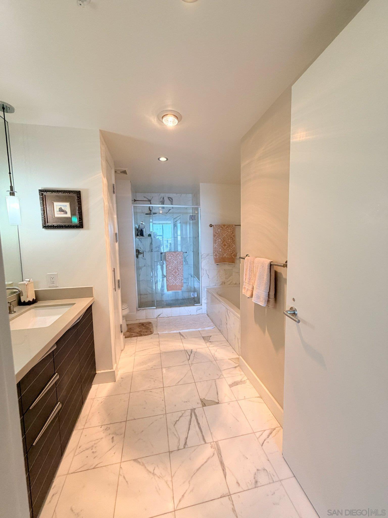 Detail Gallery Image 18 of 28 For 1325  Pacific Highway  #1301,  San Diego,  CA 92101 - 2 Beds | 2/1 Baths