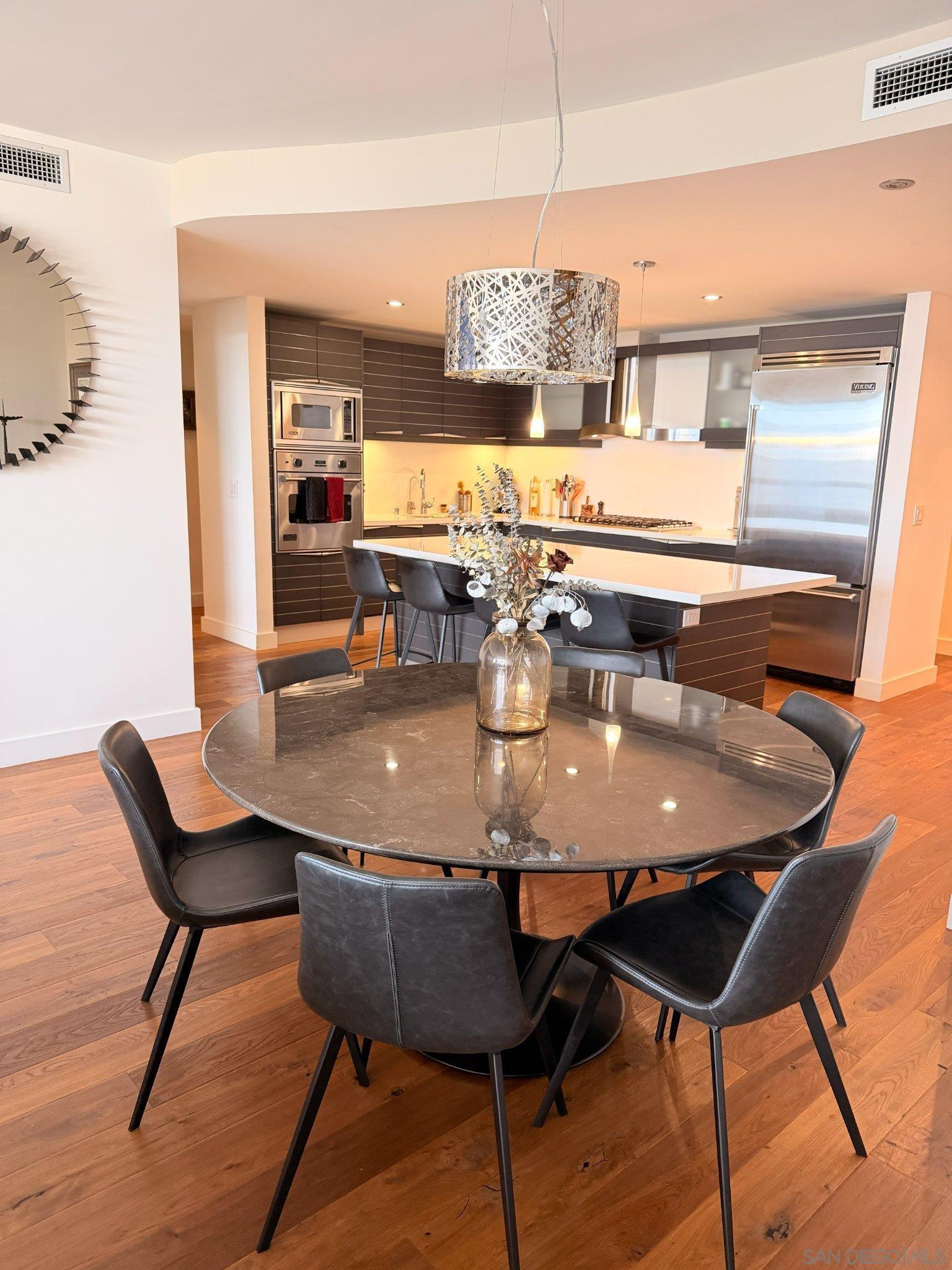 Detail Gallery Image 3 of 28 For 1325  Pacific Highway  #1301,  San Diego,  CA 92101 - 2 Beds | 2/1 Baths