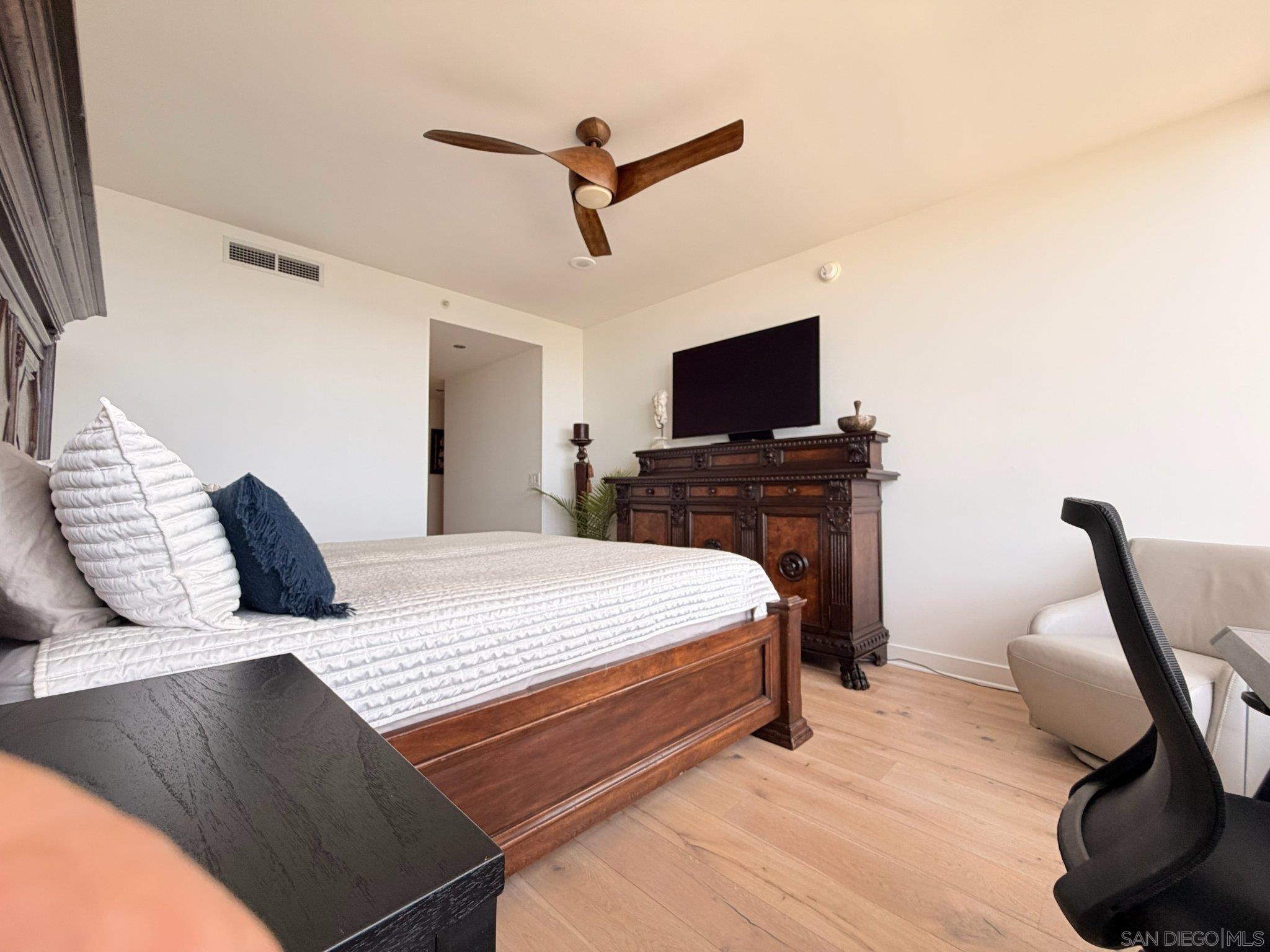 Detail Gallery Image 23 of 28 For 1325  Pacific Highway  #1301,  San Diego,  CA 92101 - 2 Beds | 2/1 Baths