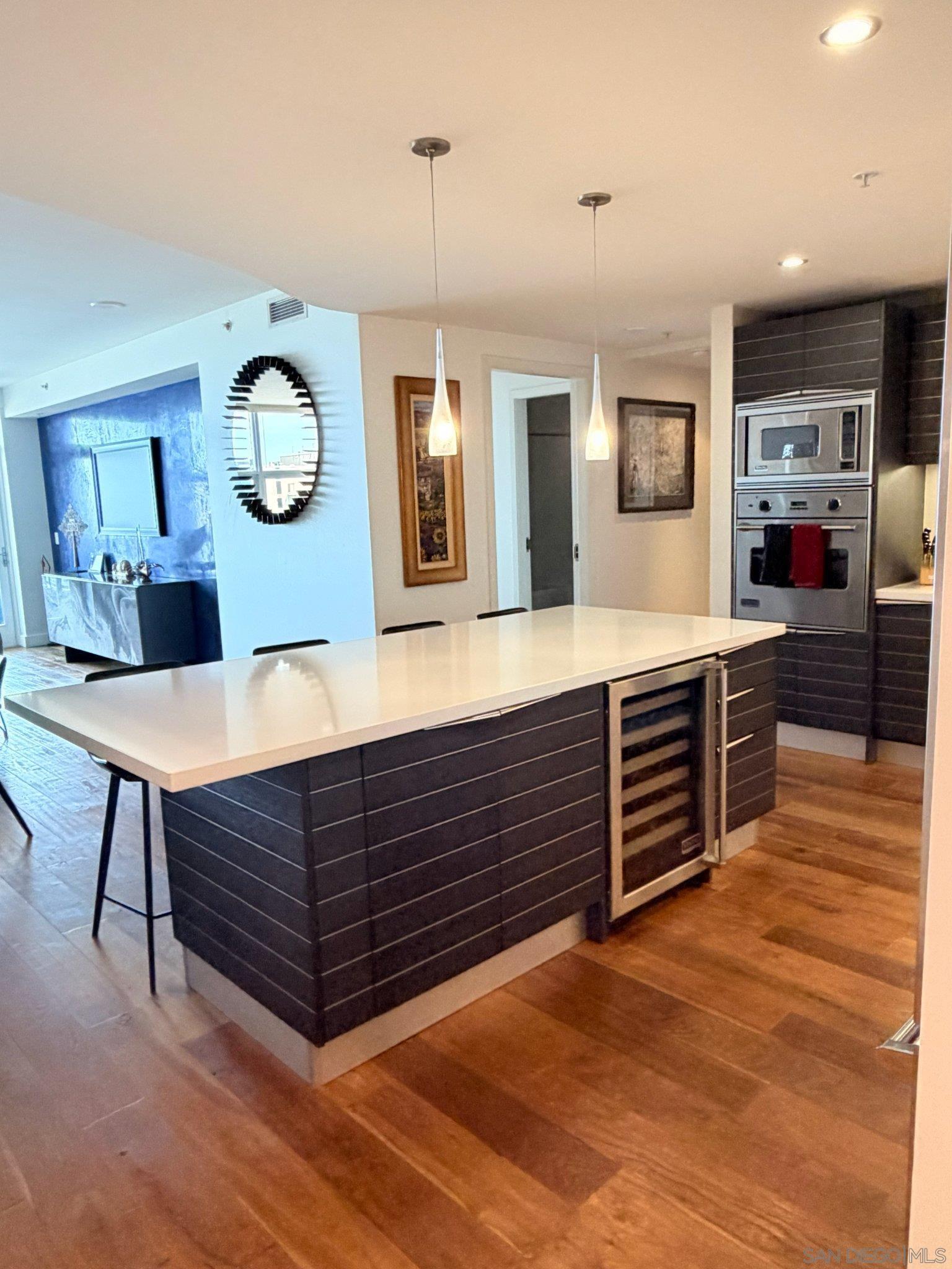 Detail Gallery Image 7 of 28 For 1325  Pacific Highway  #1301,  San Diego,  CA 92101 - 2 Beds | 2/1 Baths