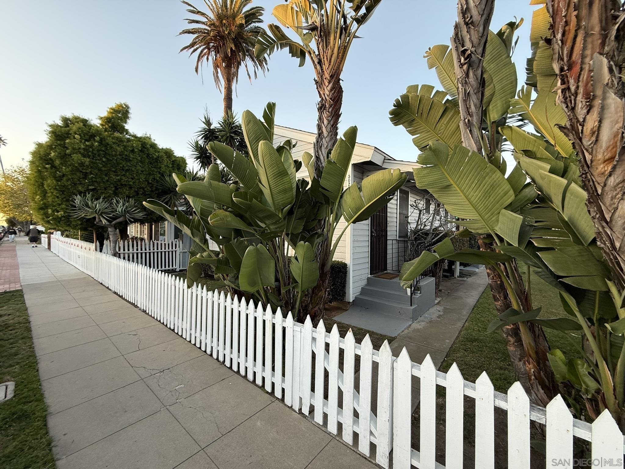 Detail Gallery Image 3 of 11 For 5020-24  Brighton Avenue, San Diego,  CA 92107 - – Beds | – Baths