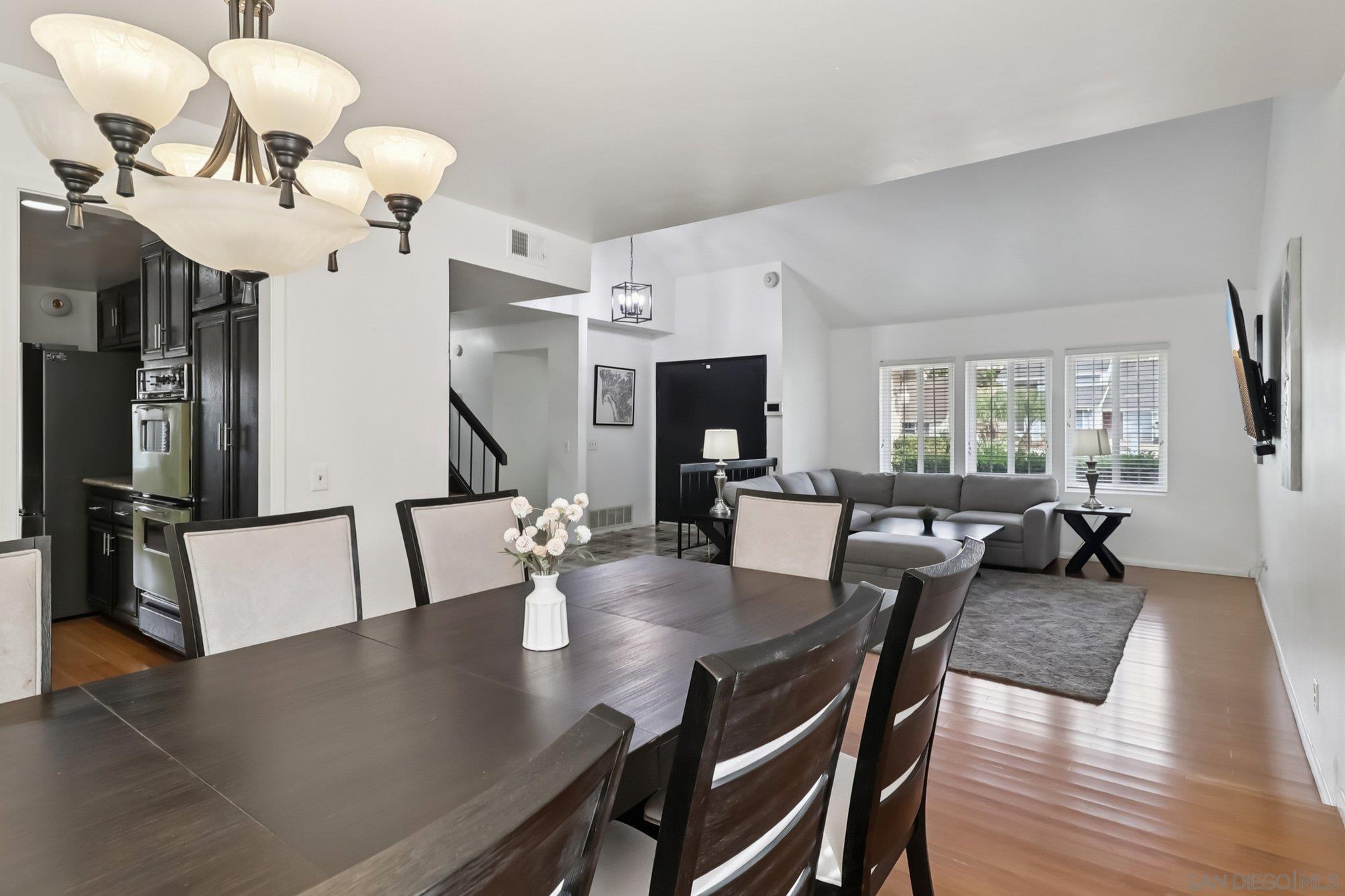 Detail Gallery Image 16 of 50 For 712  Paseo Del Rey, Chula Vista,  CA 91910 - 4 Beds | 3 Baths