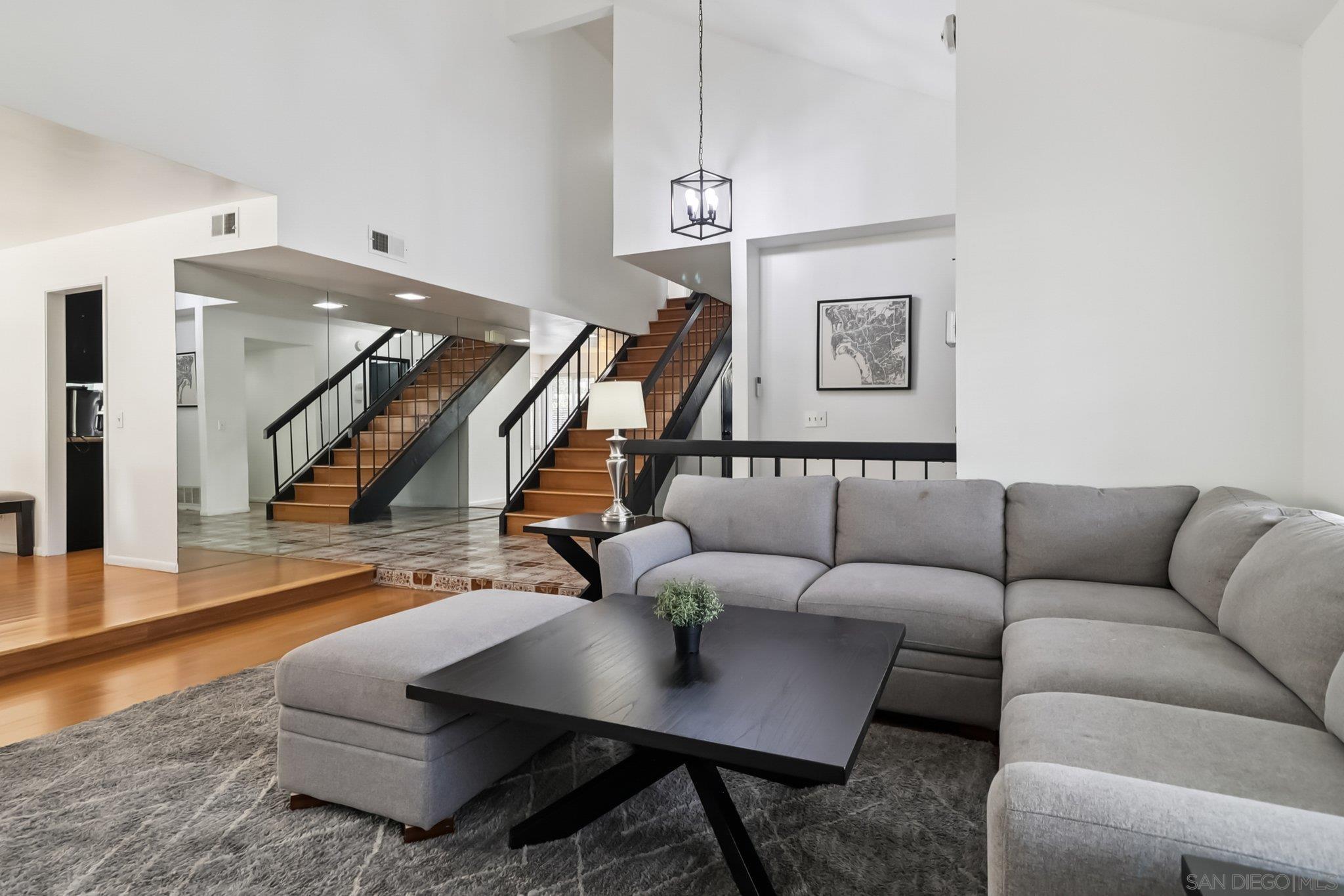 Detail Gallery Image 4 of 50 For 712  Paseo Del Rey, Chula Vista,  CA 91910 - 4 Beds | 3 Baths