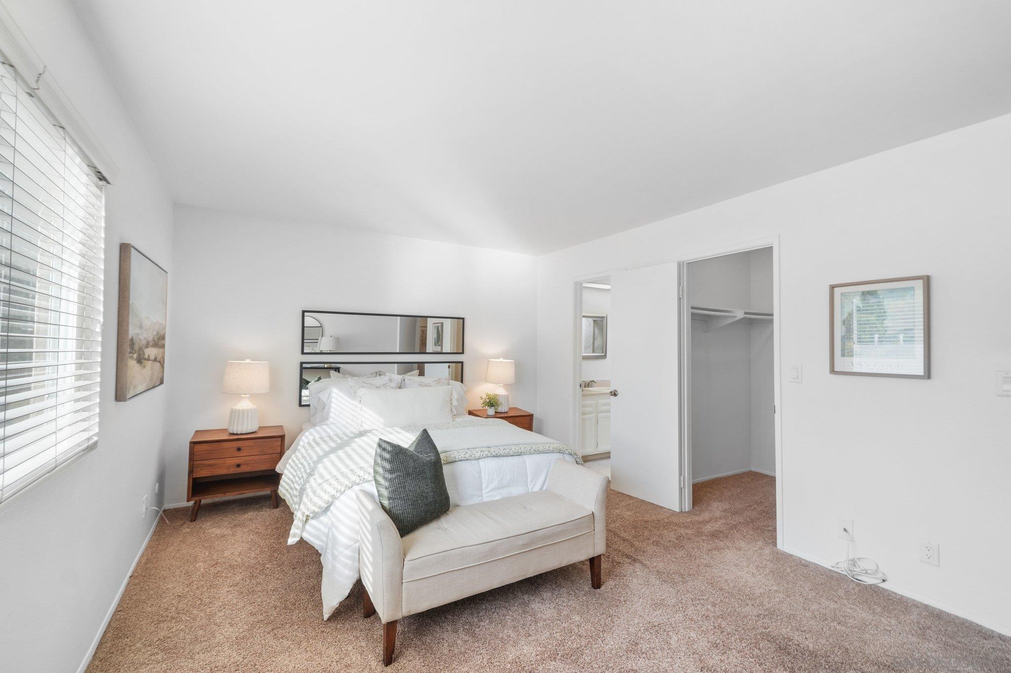 Detail Gallery Image 11 of 25 For 5430  Linda Vista  #7,  San Diego,  CA 92110 - 2 Beds | 2/1 Baths