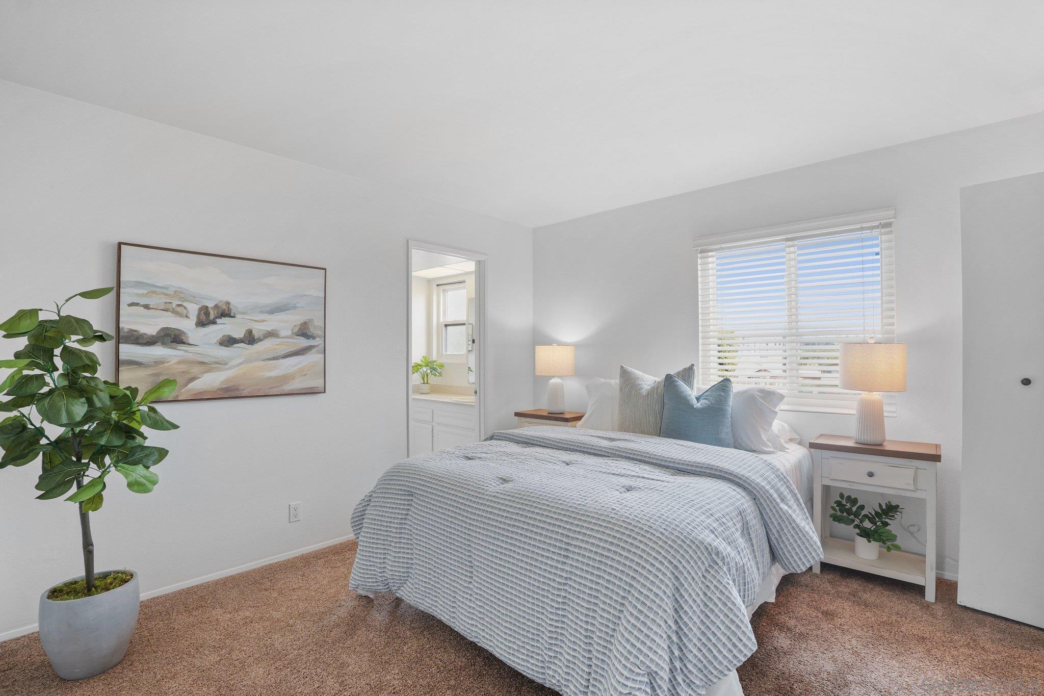 Detail Gallery Image 14 of 25 For 5430  Linda Vista  #7,  San Diego,  CA 92110 - 2 Beds | 2/1 Baths