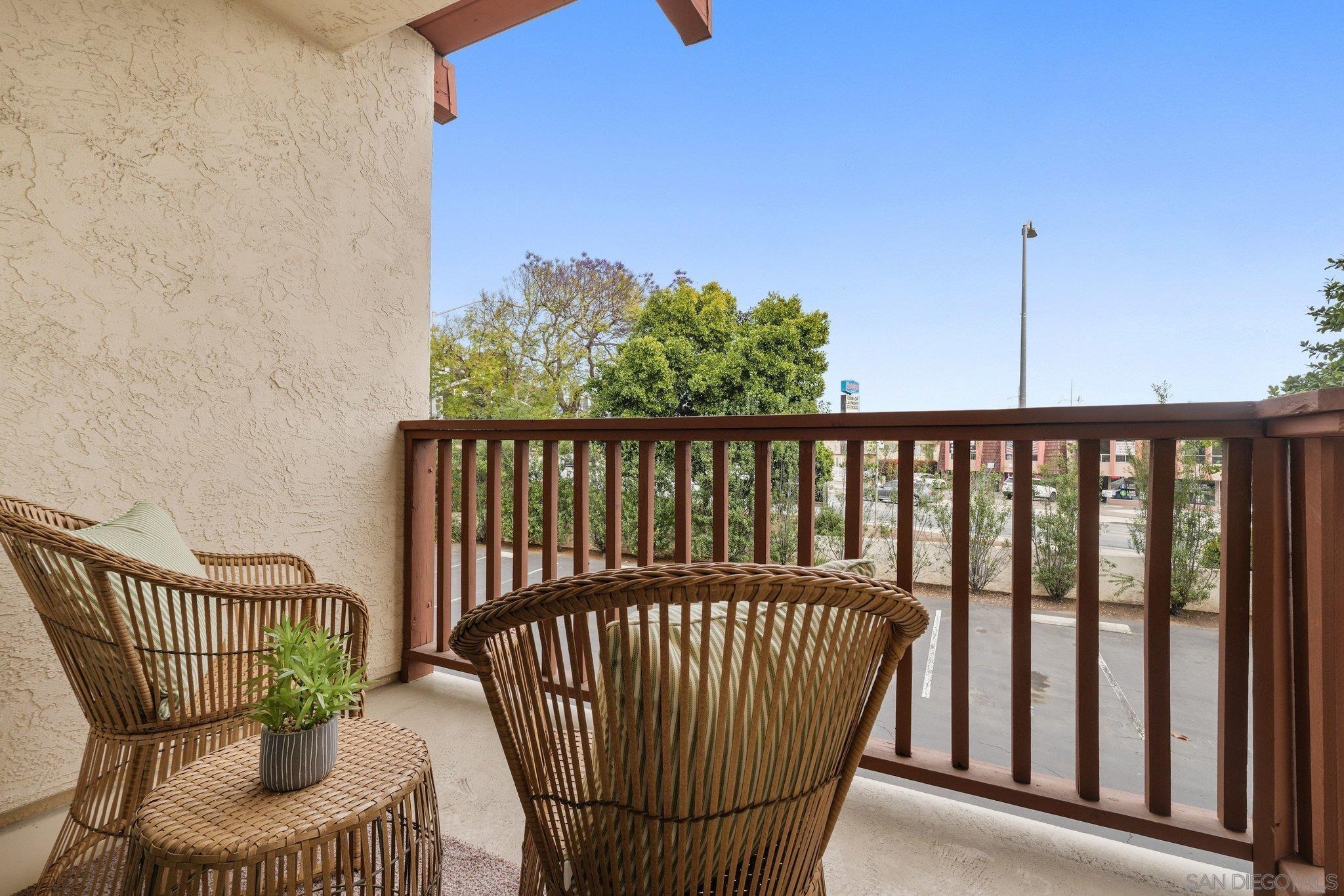 Detail Gallery Image 17 of 25 For 5430  Linda Vista  #7,  San Diego,  CA 92110 - 2 Beds | 2/1 Baths