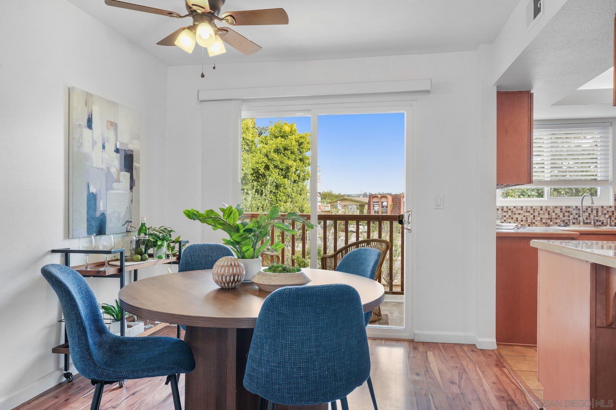 Detail Gallery Image 3 of 25 For 5430  Linda Vista  #7,  San Diego,  CA 92110 - 2 Beds | 2/1 Baths