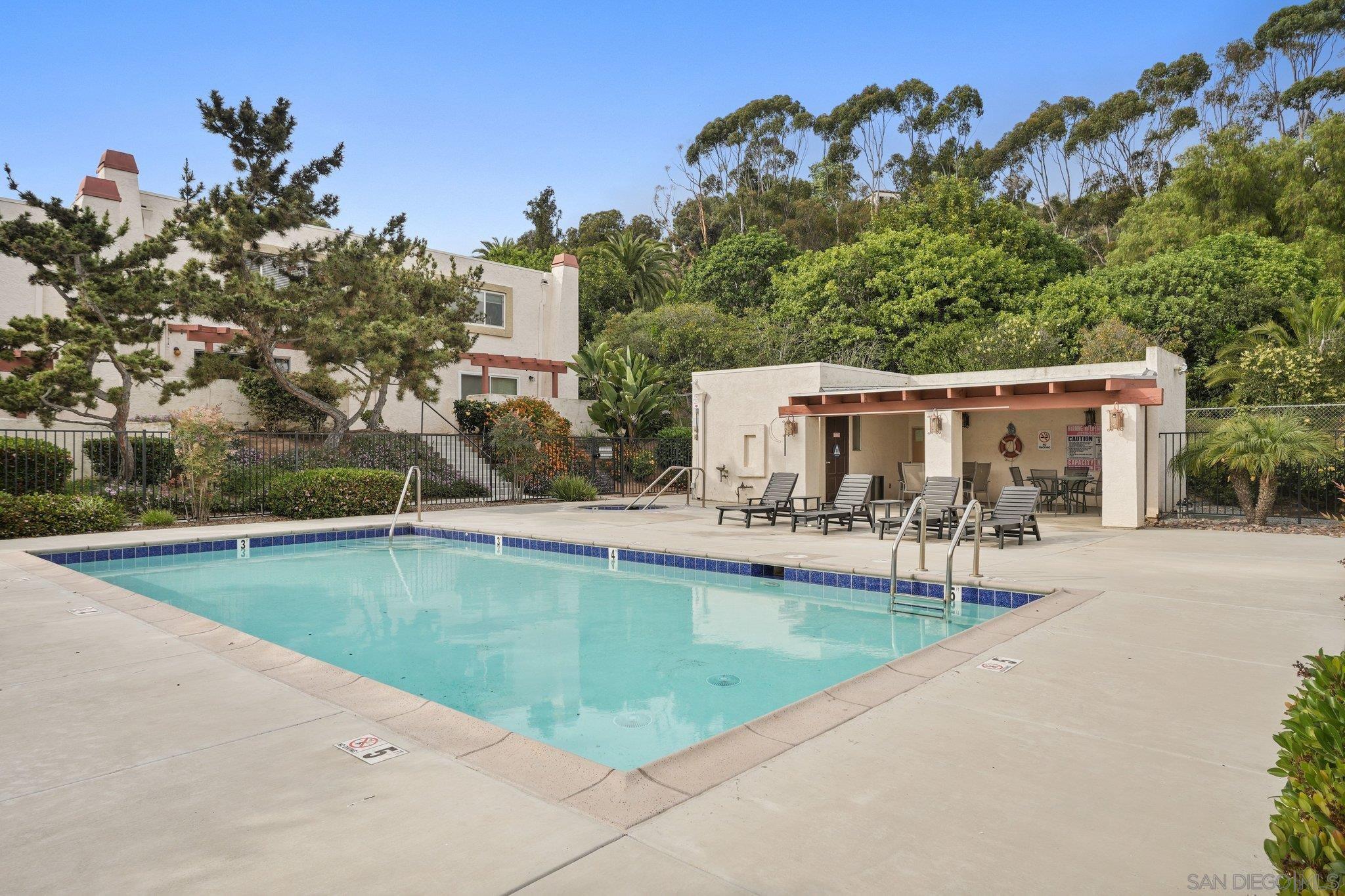 Detail Gallery Image 23 of 25 For 5430  Linda Vista  #7,  San Diego,  CA 92110 - 2 Beds | 2/1 Baths