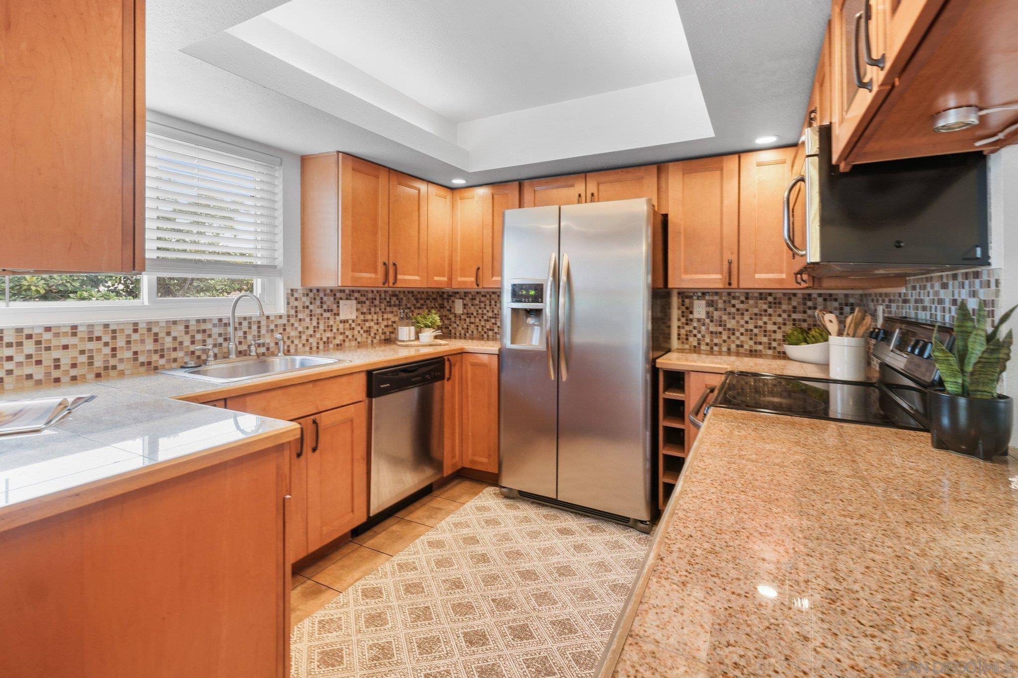 Detail Gallery Image 5 of 25 For 5430  Linda Vista  #7,  San Diego,  CA 92110 - 2 Beds | 2/1 Baths