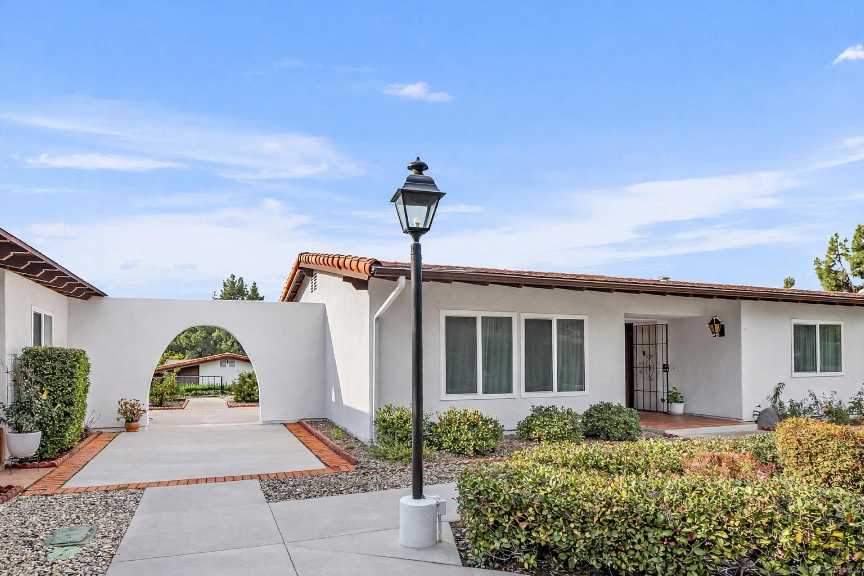 Detail Gallery Image 4 of 54 For 16555  Caminito Vecinos  #39,  San Diego,  CA 92128 - 2 Beds | 2 Baths